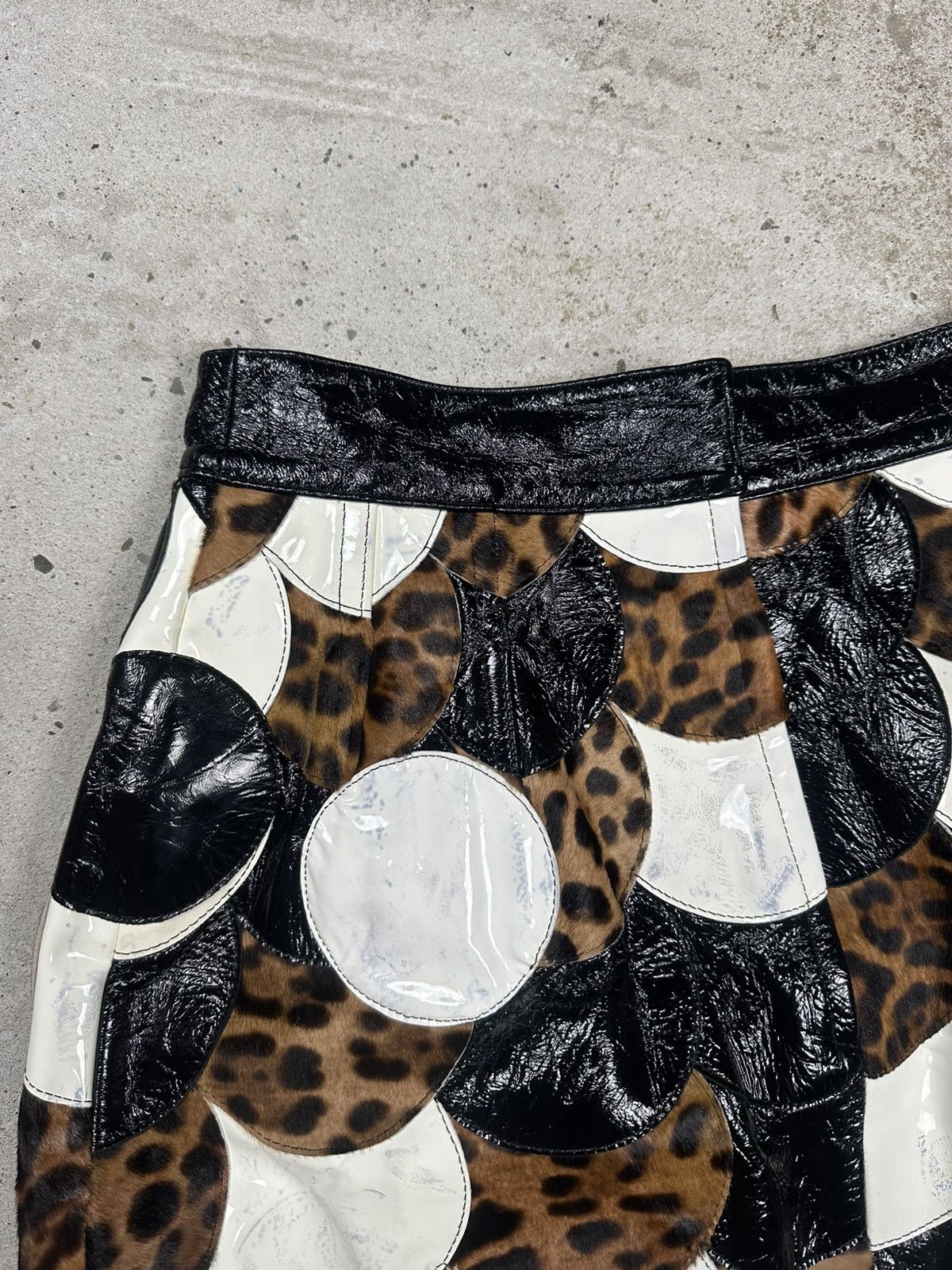 Dolce & Gabbana 2000s Dolce & Gabbana Patchwork Leather Skirt Patent Size 28" / US 6 / IT 42 - 7 Thumbnail