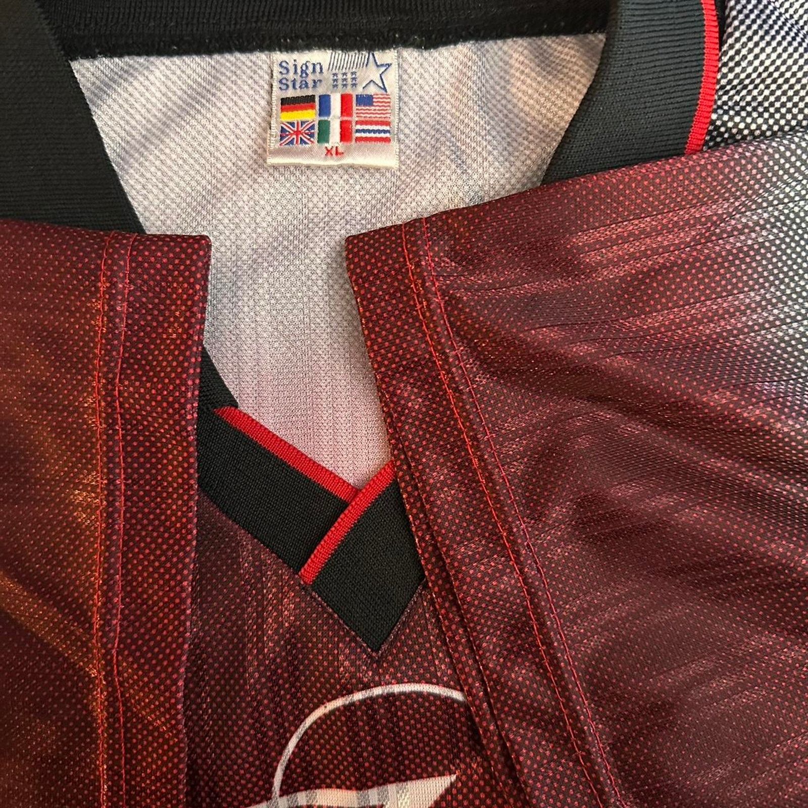 Vintage Vintage AC Milan 1995/96 Home Jersey Size US XL / EU 56 / 4 - 7 Thumbnail