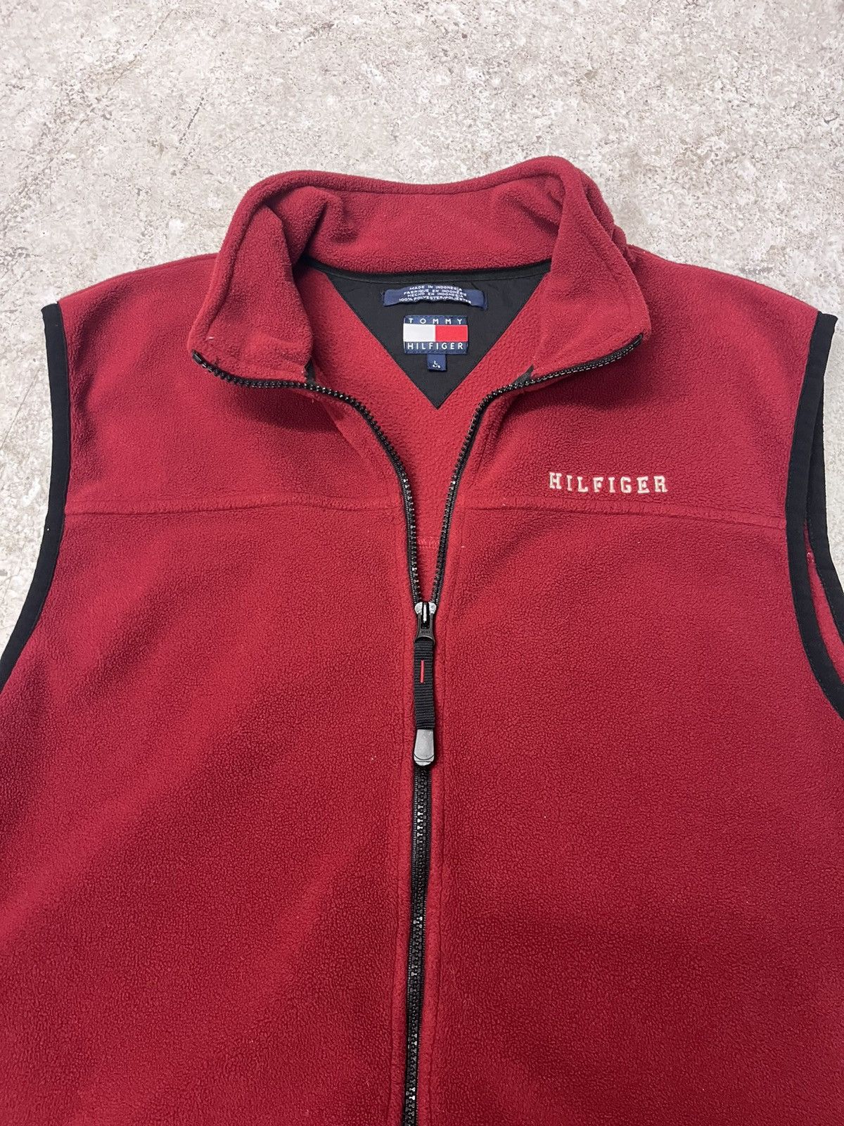 Tommy Hilfiger Vintage tommy hilfiger red fleece vest Size US L / EU 52-54 / 3 - 1 Thumbnail
