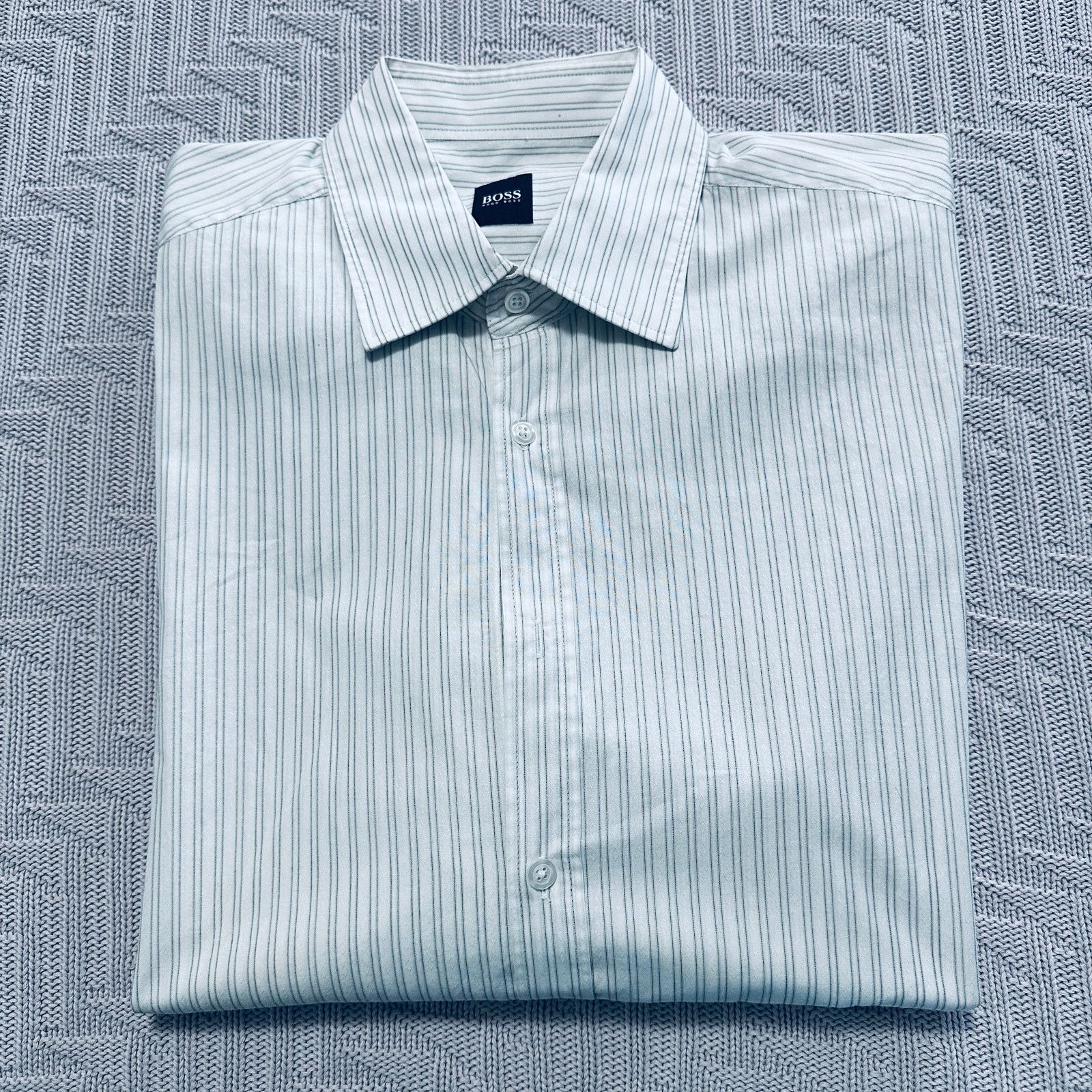 Hugo Boss Hugo Boss striped button down Size US XL / EU 56 / 4 - 1 Thumbnail