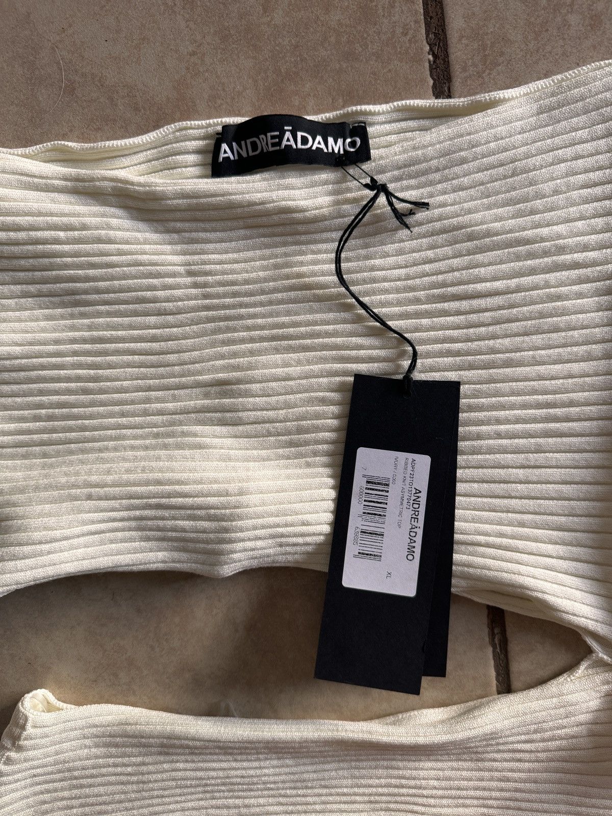 Andreadamo × Designer ANDREĀDAMO asymmetric cut-out ribbed top Size XL / US 12-14 / IT 48-50 - 7 Thumbnail