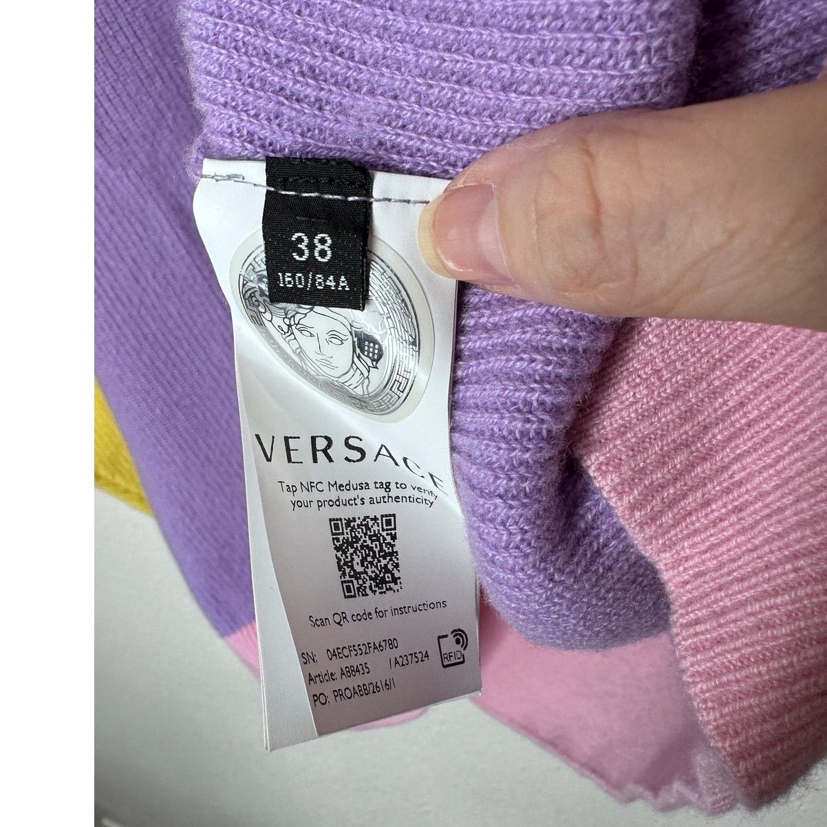 Versace Versace Colorblock Cashmere V-Neck Sweater Women’s S IT38 Size S / US 4 / IT 40 - 7 Thumbnail