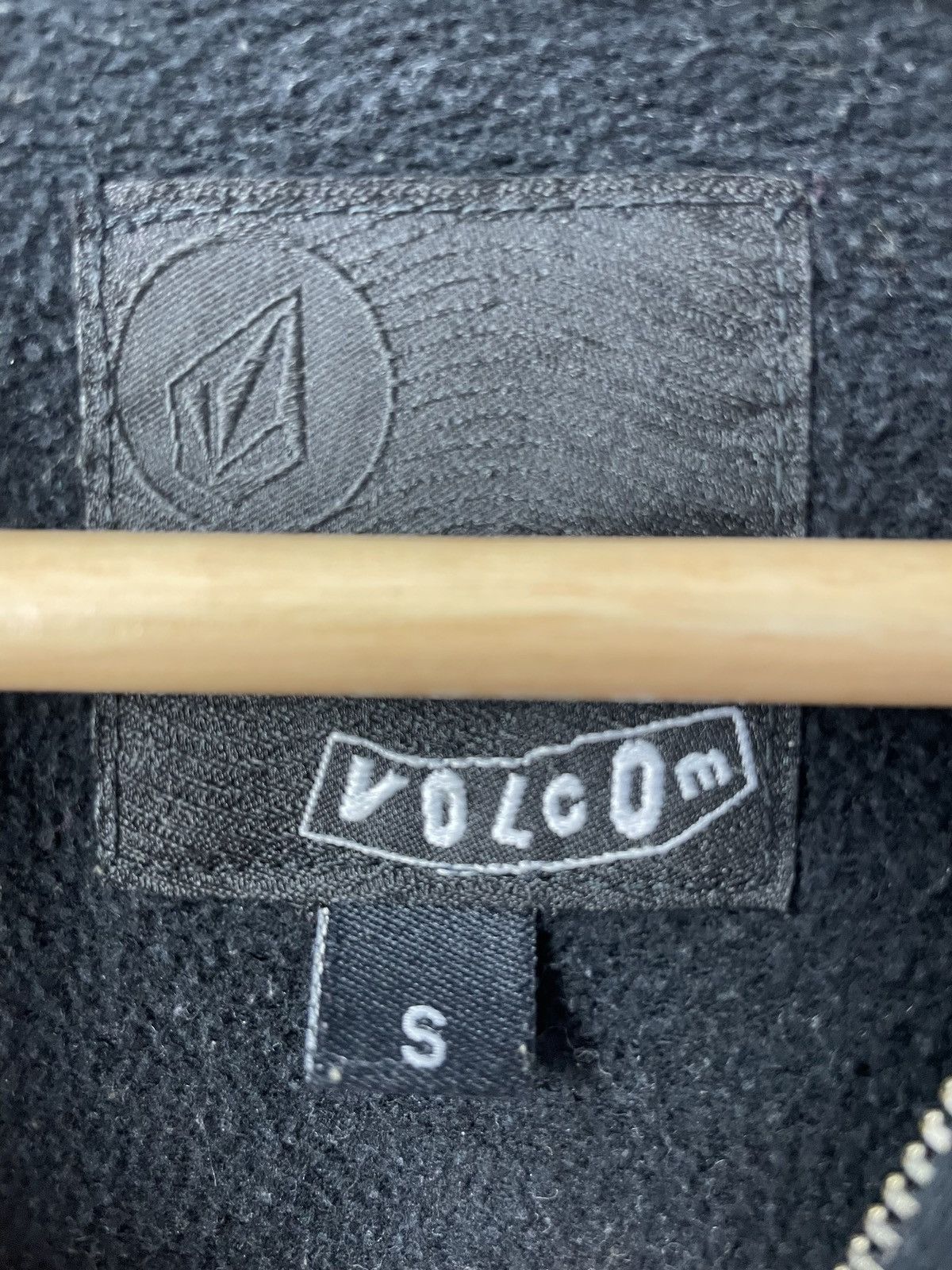 Volcom Volcom sekeleton full zip hoodie rare streetwear skate hype Size US S / EU 44-46 / 1 - 5 Thumbnail