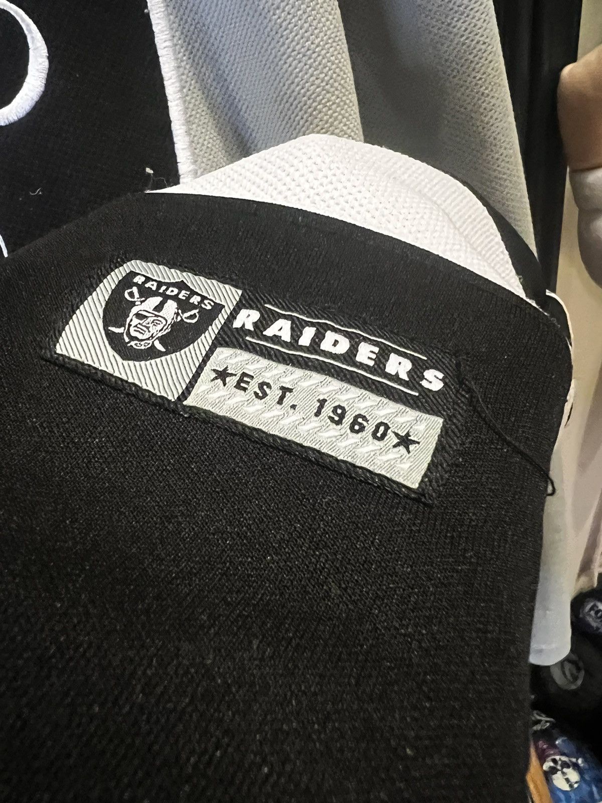 NFL NFL Raiders Long-Sleeve Team Apparel Size US M / EU 48-50 / 2 - 7 Thumbnail