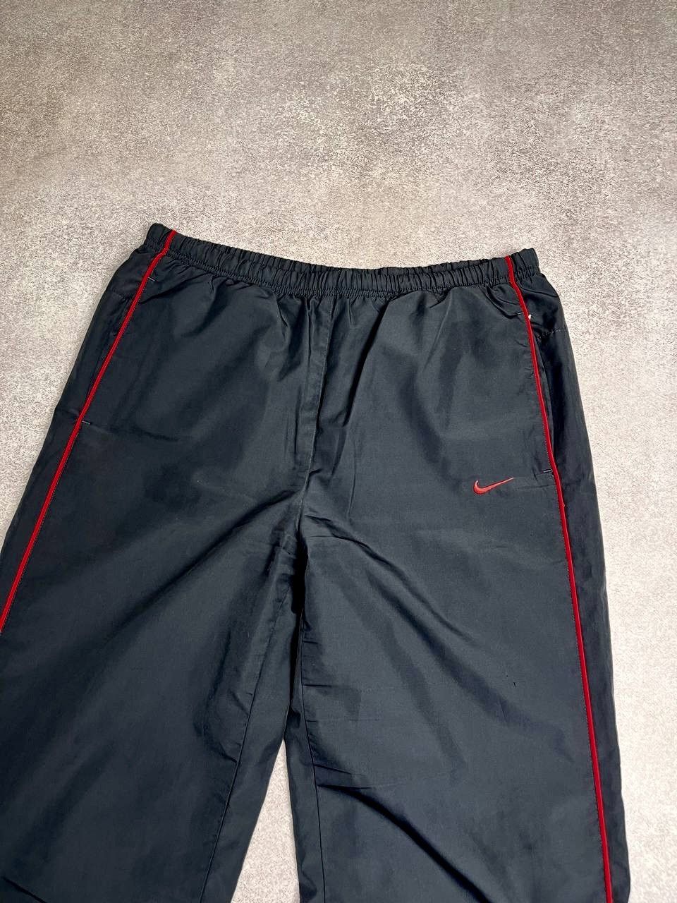 Nike × Vintage VINTAGE NIKE SWOOSH BAGGY NYLON TRACK PANTS Y2K M Size US 32 / EU 48 - 2 Thumbnail