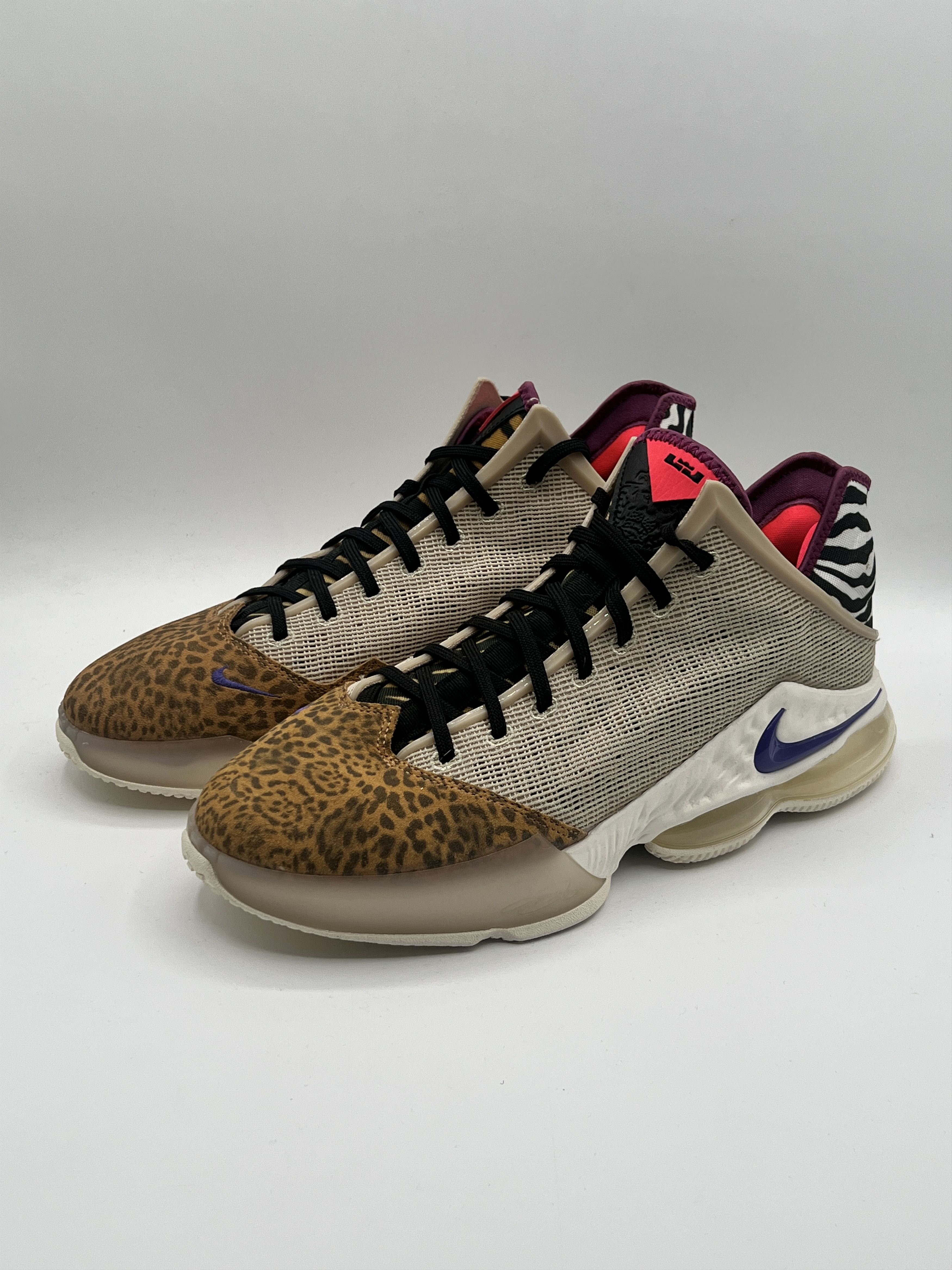 Nike Nike LeBron 19 Low Safari Size US 13 / EU 46 - 1 Thumbnail