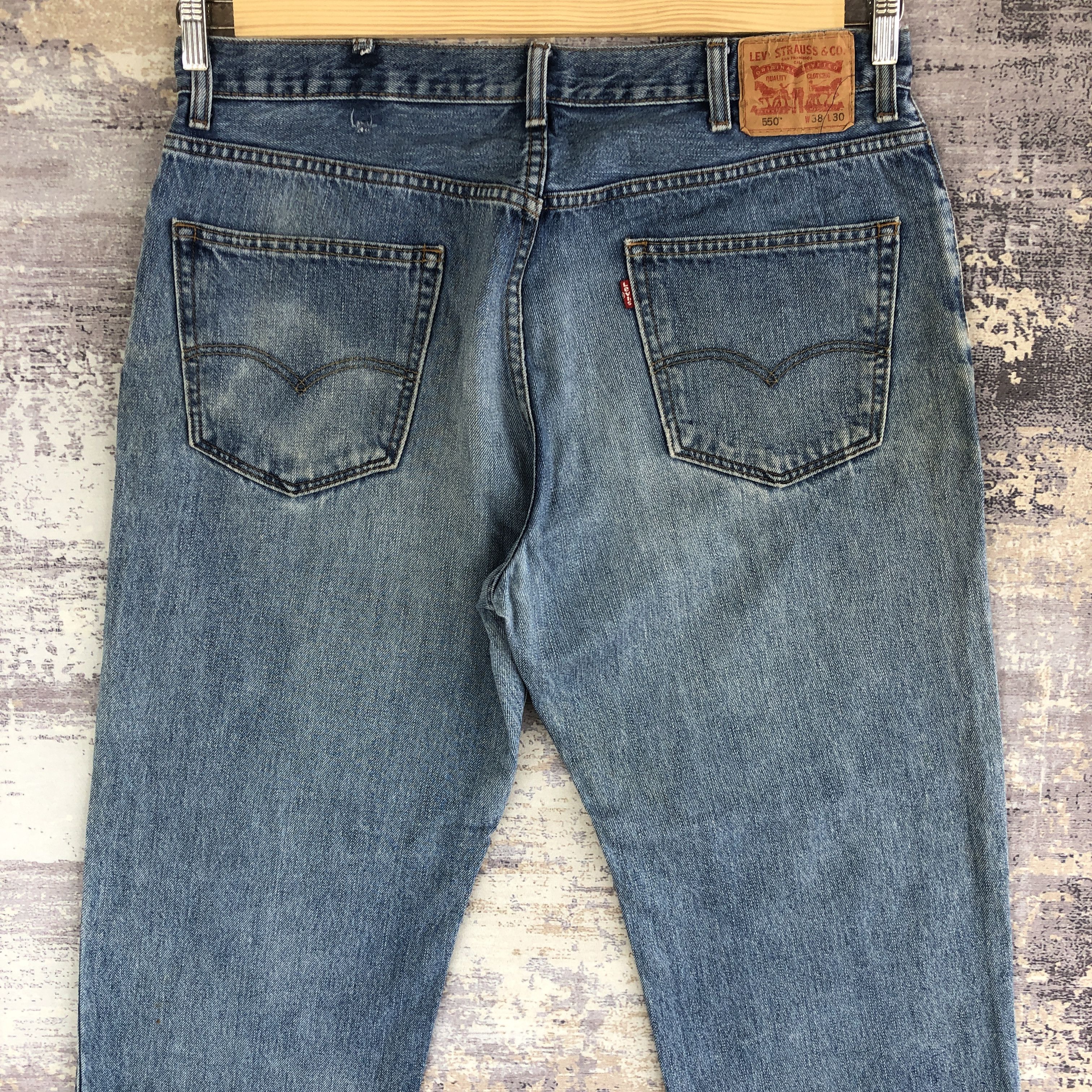 Levi's Vintage Levis 550 Faded Light Wash Jeans Levi's Baggy Denim Size US 38 / EU 54 - 4 Thumbnail
