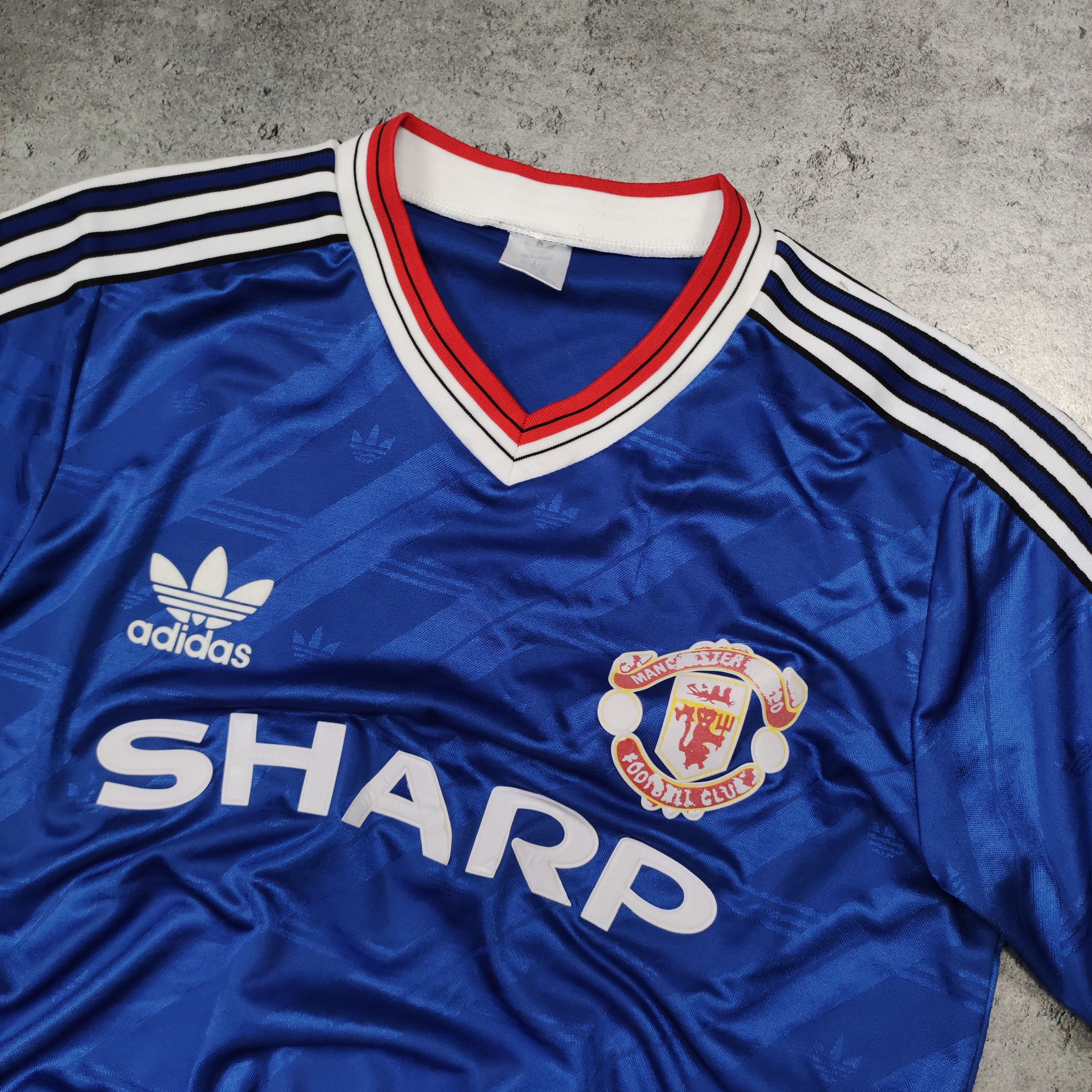 Vintage Vintage RARE Manchester United x Adidas 1992 Football Kit Size US L / EU 52-54 / 3 - 4 Thumbnail
