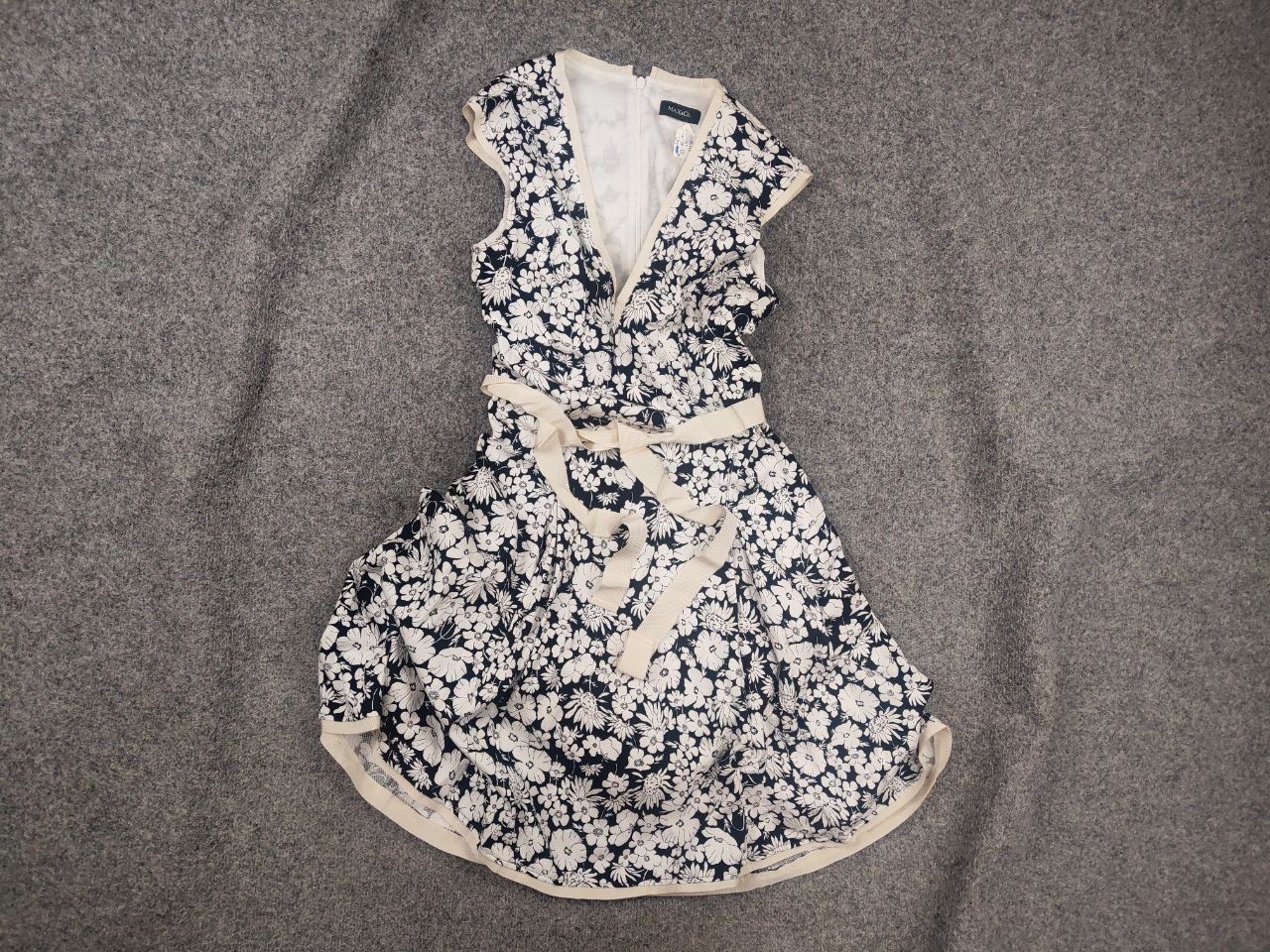Max Mara MAX&CO Max Mara floral print midi A-Line Dress Sleeveless Size M / US 6-8 / IT 42-44 - 2 Thumbnail