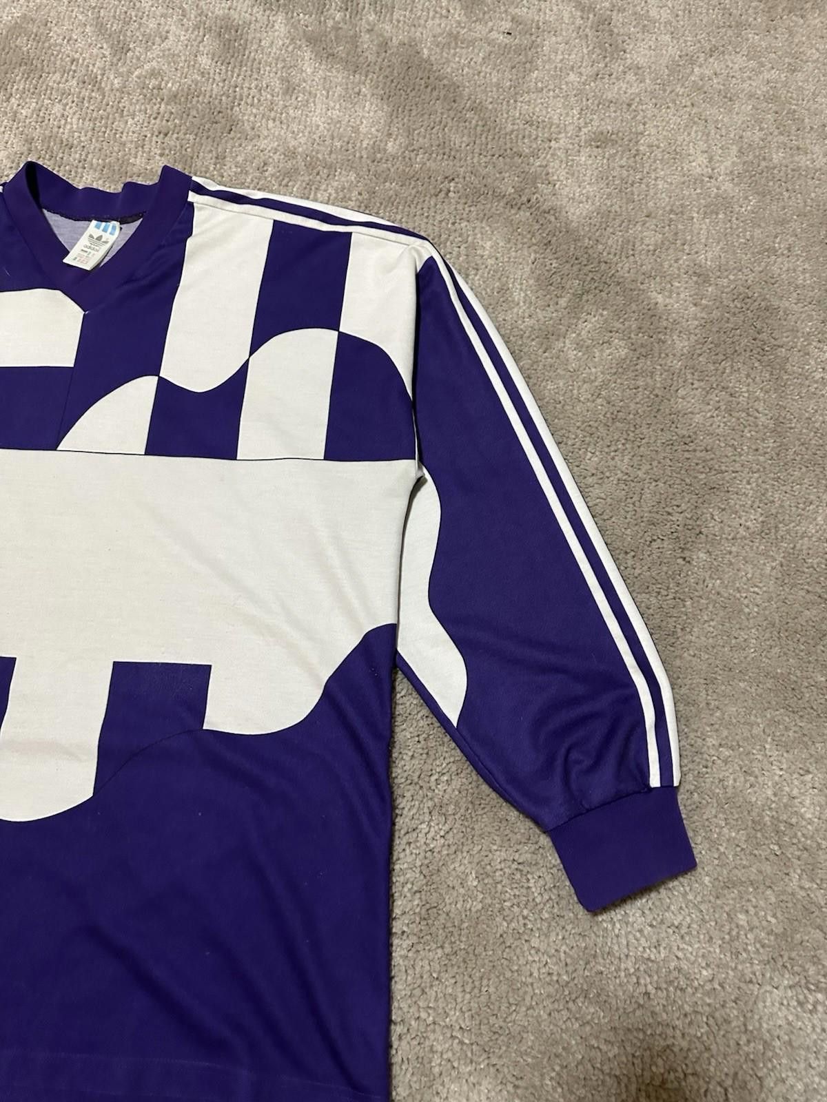 Adidas 1991/93 ADIDAS TEMPLATE FOOTBAL SHIRT SOCCER JERSEY L/S Size US M / EU 48-50 / 2 - 4 Thumbnail