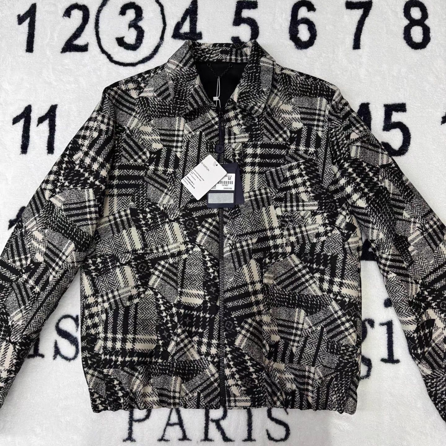 Louis Vuitton LV Runway Black, White & GrayColorBlock Printed Jacket Q10 Size US XL / EU 56 / 4 - 1 Thumbnail