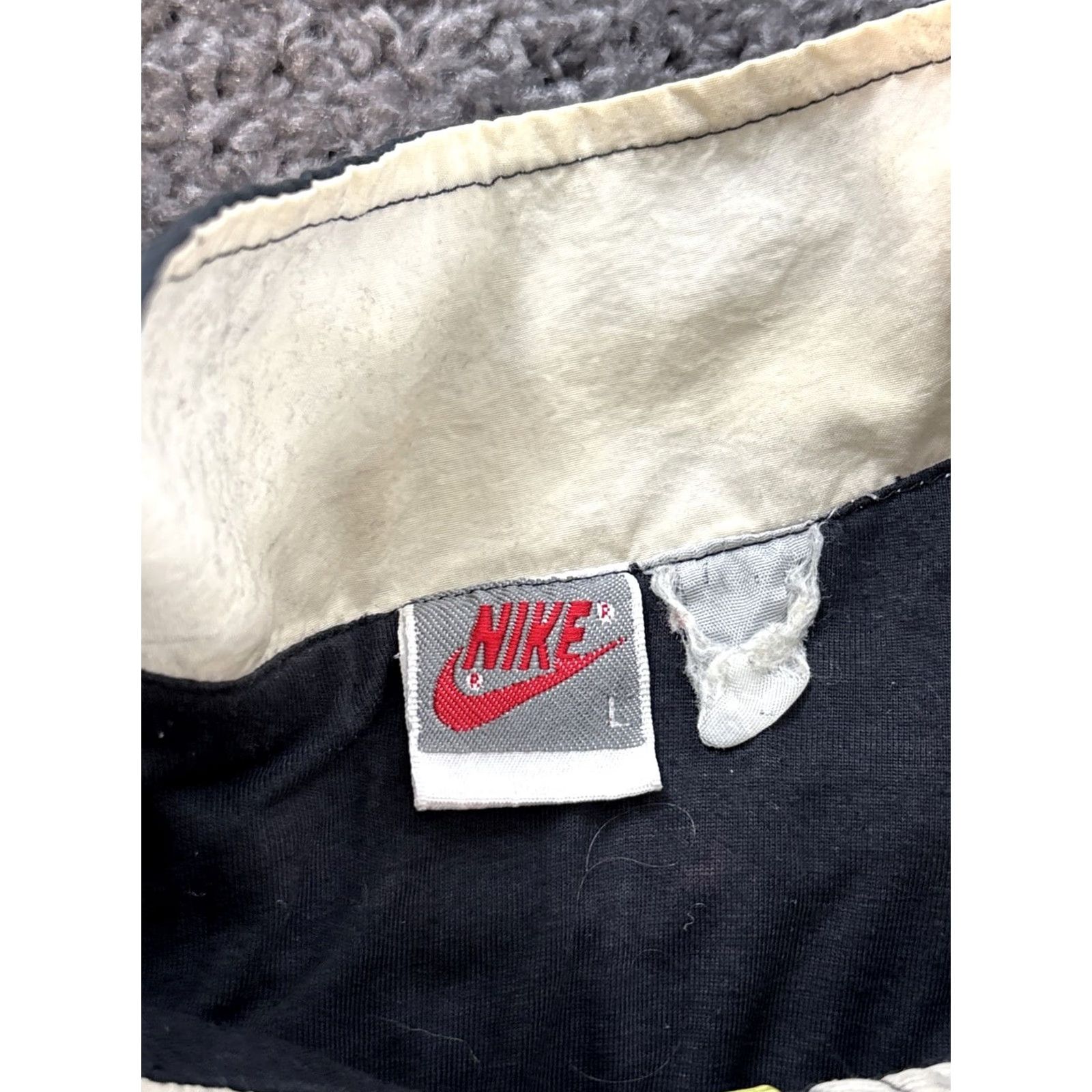 Nike VINTAGE Nike Track Jacket Mens L Black Windbreaker Full Zip Stripes 90s Size US L / EU 52-54 / 3 - 5 Thumbnail