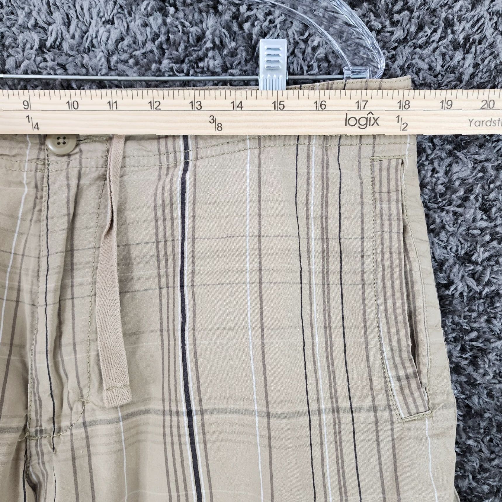 Nike Nike The Athletic Dept. Cargo Shorts Men Size L Beige Plaid 100% Cotton Mens Size US 33 - 4 Thumbnail