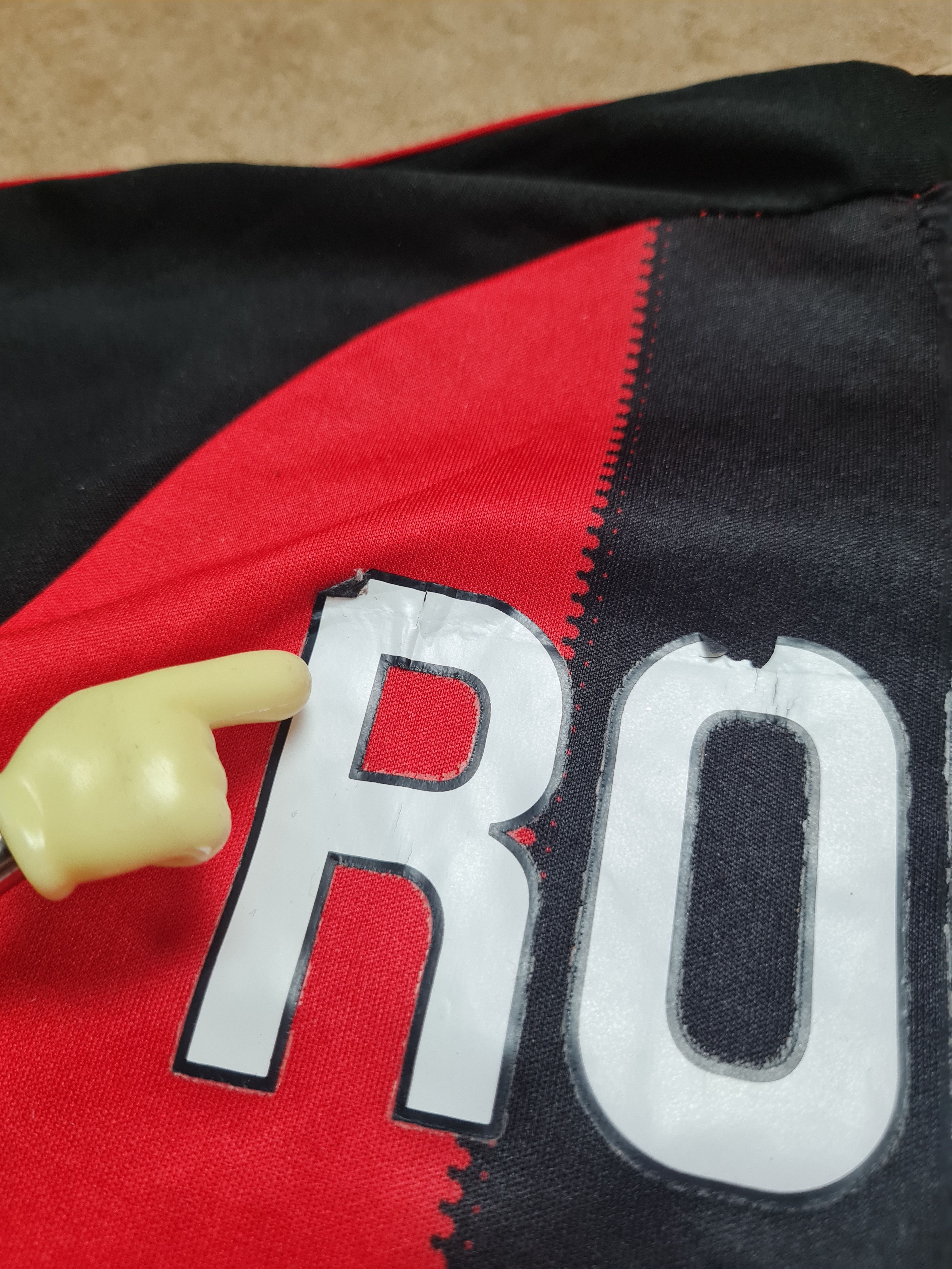 Other AC Milan 2008-2010 Home Jersey Ronaldinho #80 Retro Football Size US M / EU 48-50 / 2 - 24 Thumbnail