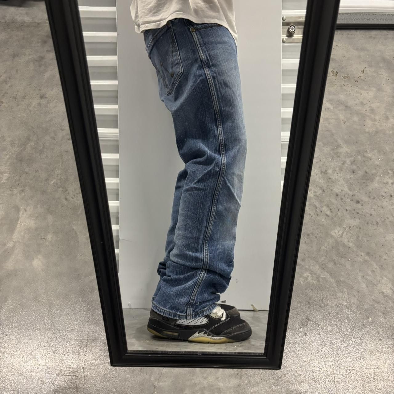 Japanese Brand × Vintage Crazy Vintage Y2K/2000s Grunge Faded Dark Wash Essential Denim Jeans! Size US 31 - 2 Thumbnail