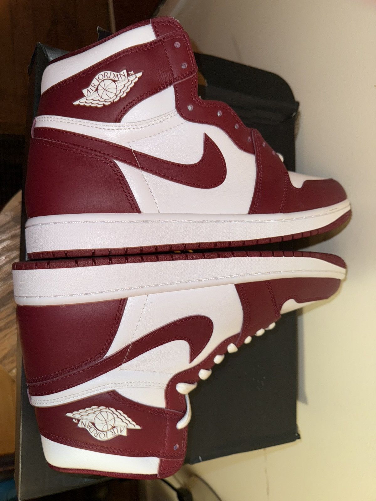 Jordan Brand Nike Air Jordan Retro 1 Artisanal Team Red NEW w/Xtra laces! Size US 11.5 / EU 44-45 - 11 Thumbnail