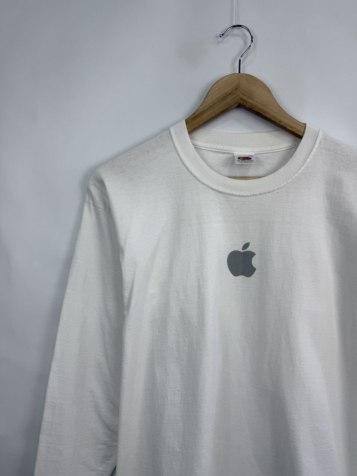 Apple 🇺🇸 Vintage Y2K iPhone Apple Give Goose Bumps Long Sleeve Size US M / EU 48-50 / 2 - 2 Thumbnail