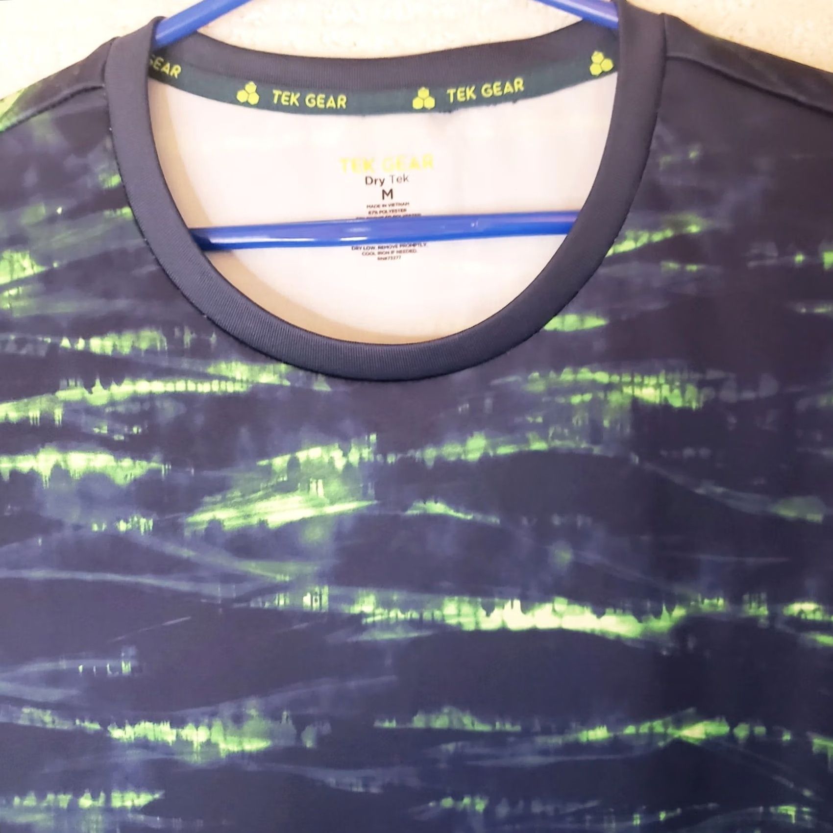 Tek Gear Tek Gear Dri Tek Tee Blue Water Water Pattern Athletic Short Sleeve Shirt Mens M VINTAGE: No Size US M / EU 48-50 / 2 - 4 Thumbnail