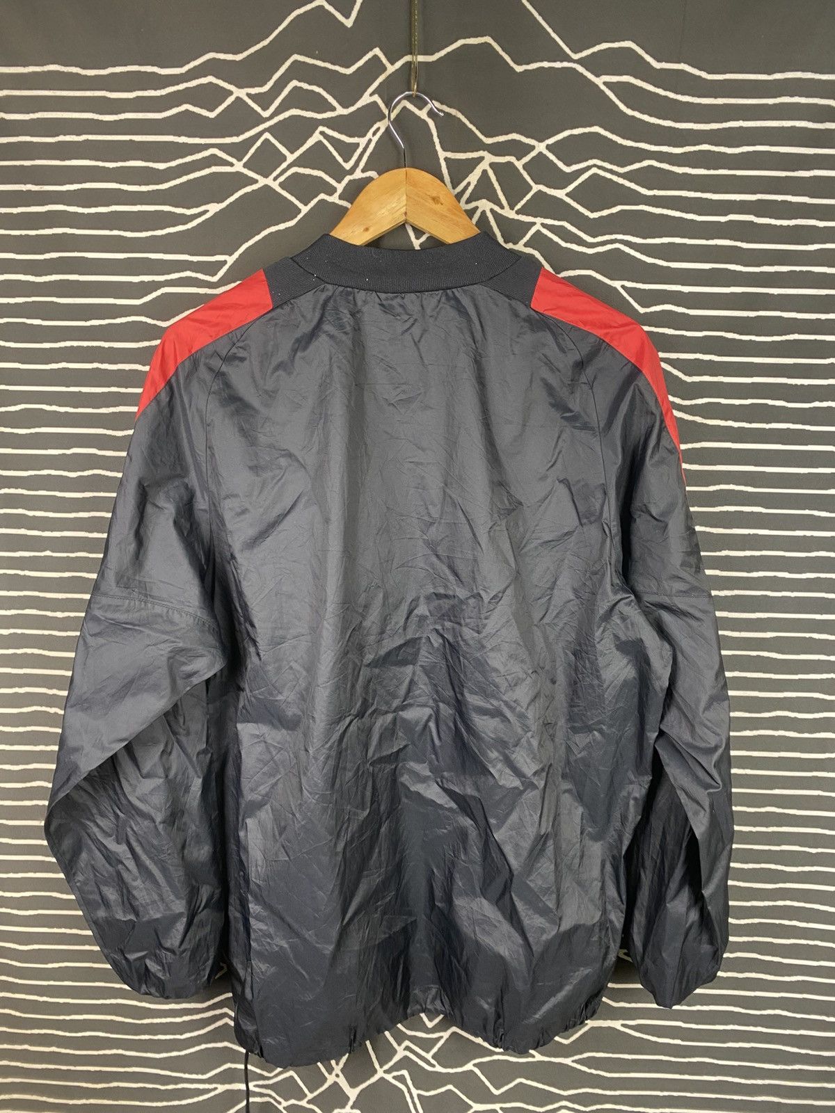 Adidas Adidas windbreaker Tee Size US L / EU 52-54 / 3 - 2 Thumbnail