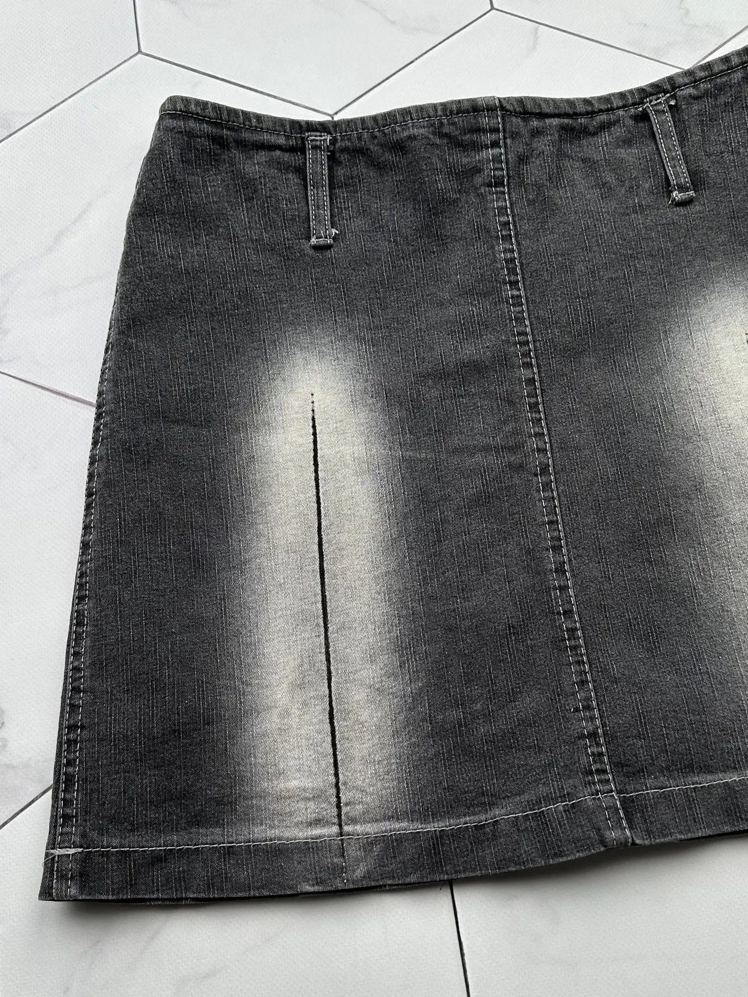 Vintage Vintage Faded Denim Mini Skirt (B473)E2D15 Size 26" / US 2 / IT 38 - 5 Thumbnail