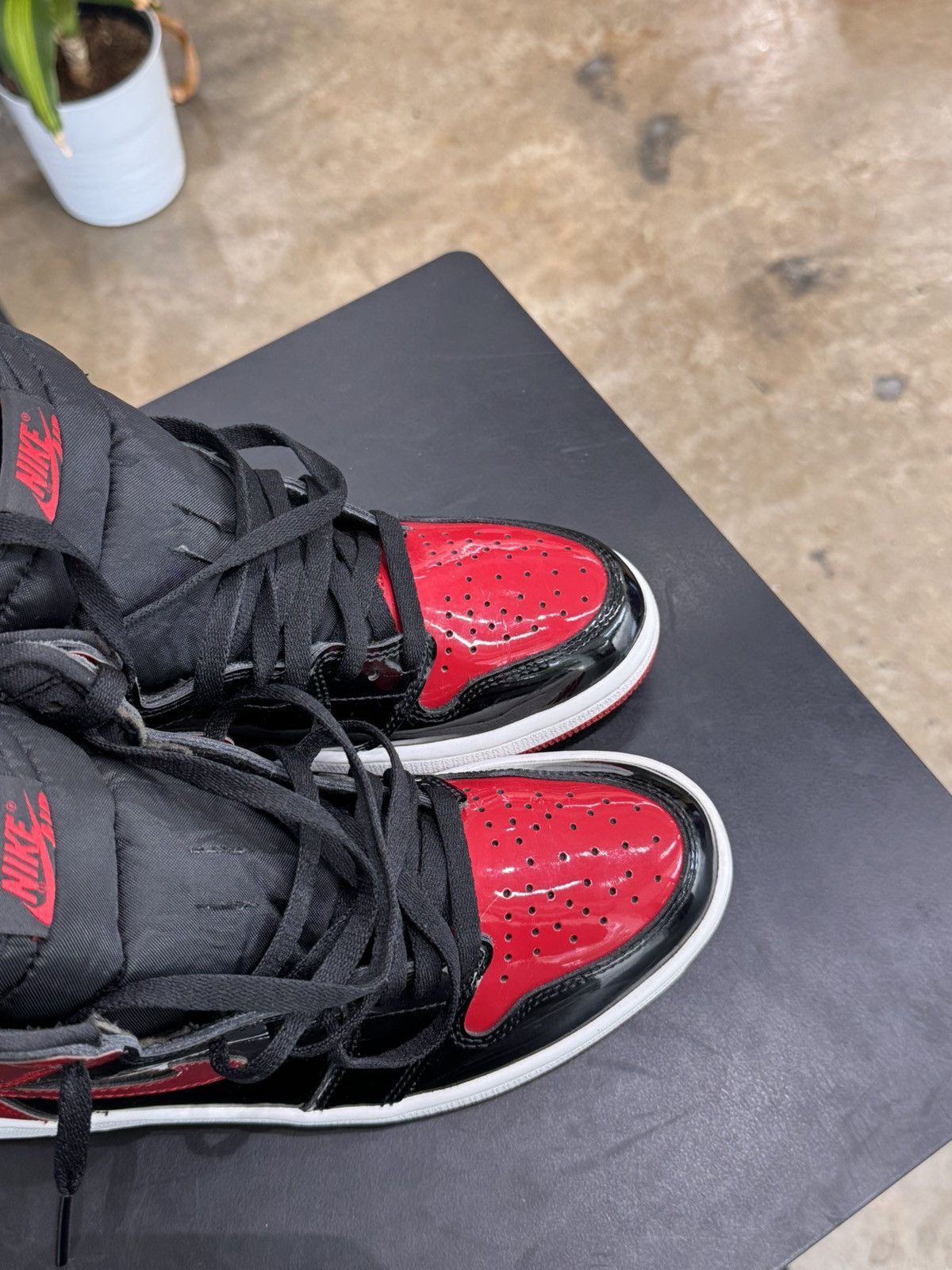 Jordan Brand Air Jordan 1 Patent Red Size 9 (2021) Size US 9 / EU 42 - 7 Thumbnail