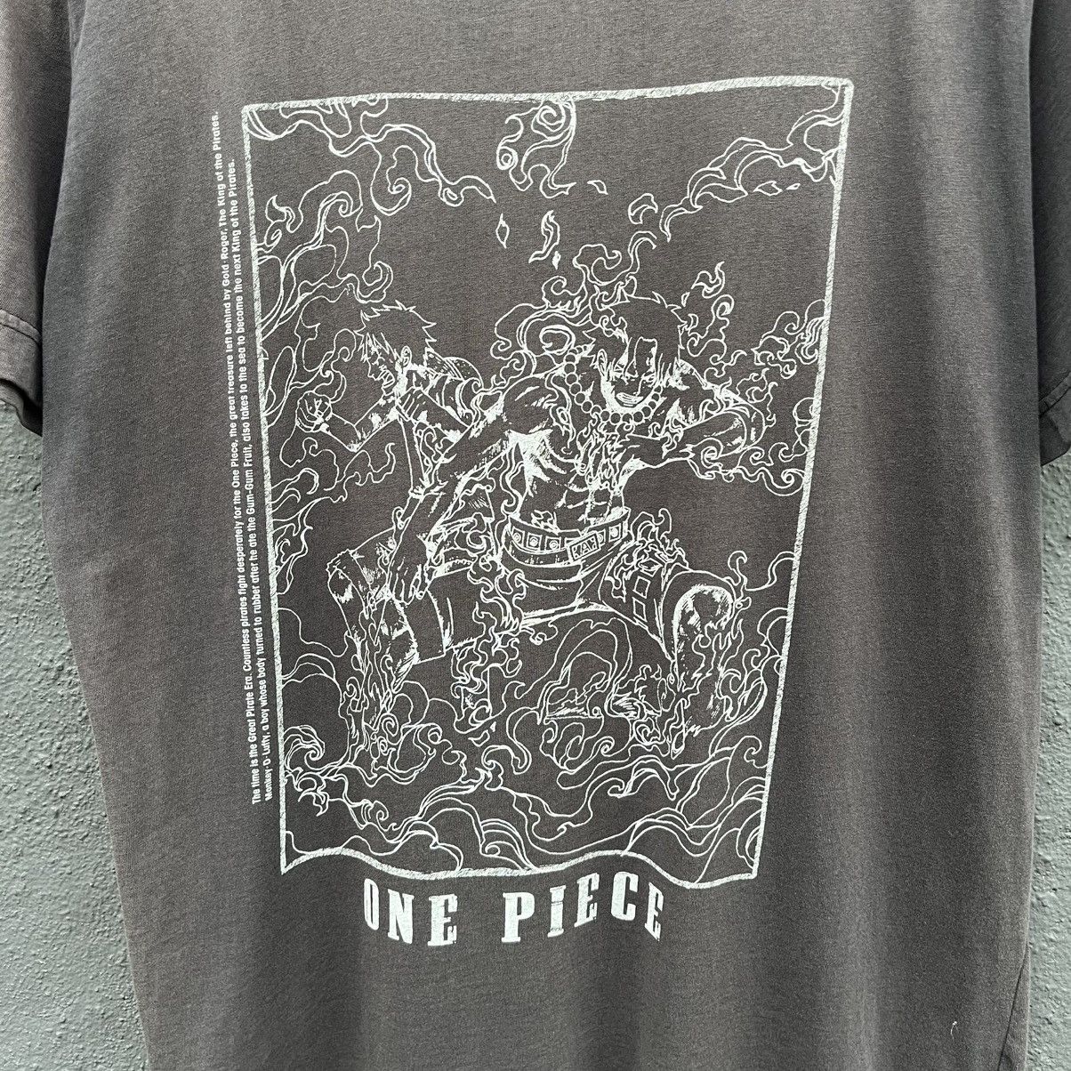 One Piece Thrashed Faded One Piece Anima Tee x Uniqlo Size US L / EU 52-54 / 3 - 2 Thumbnail