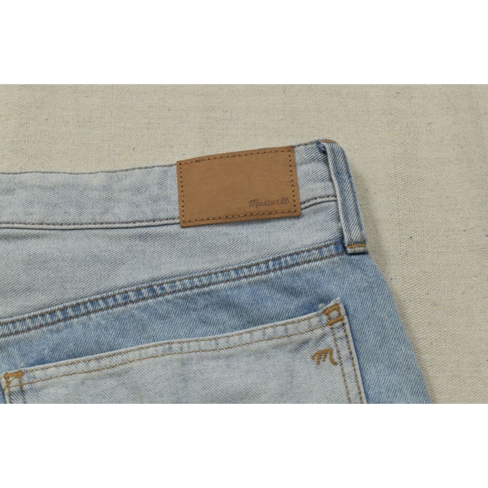 Madewell Madewell Relaxed Denim Shorts Size 33 Light Wash Raw Hem Two Tone Back Pockets Shirt Womens Regular Blue Summer 3 in Inseam Size 24" / US 00 / IT 34 - 6 Thumbnail