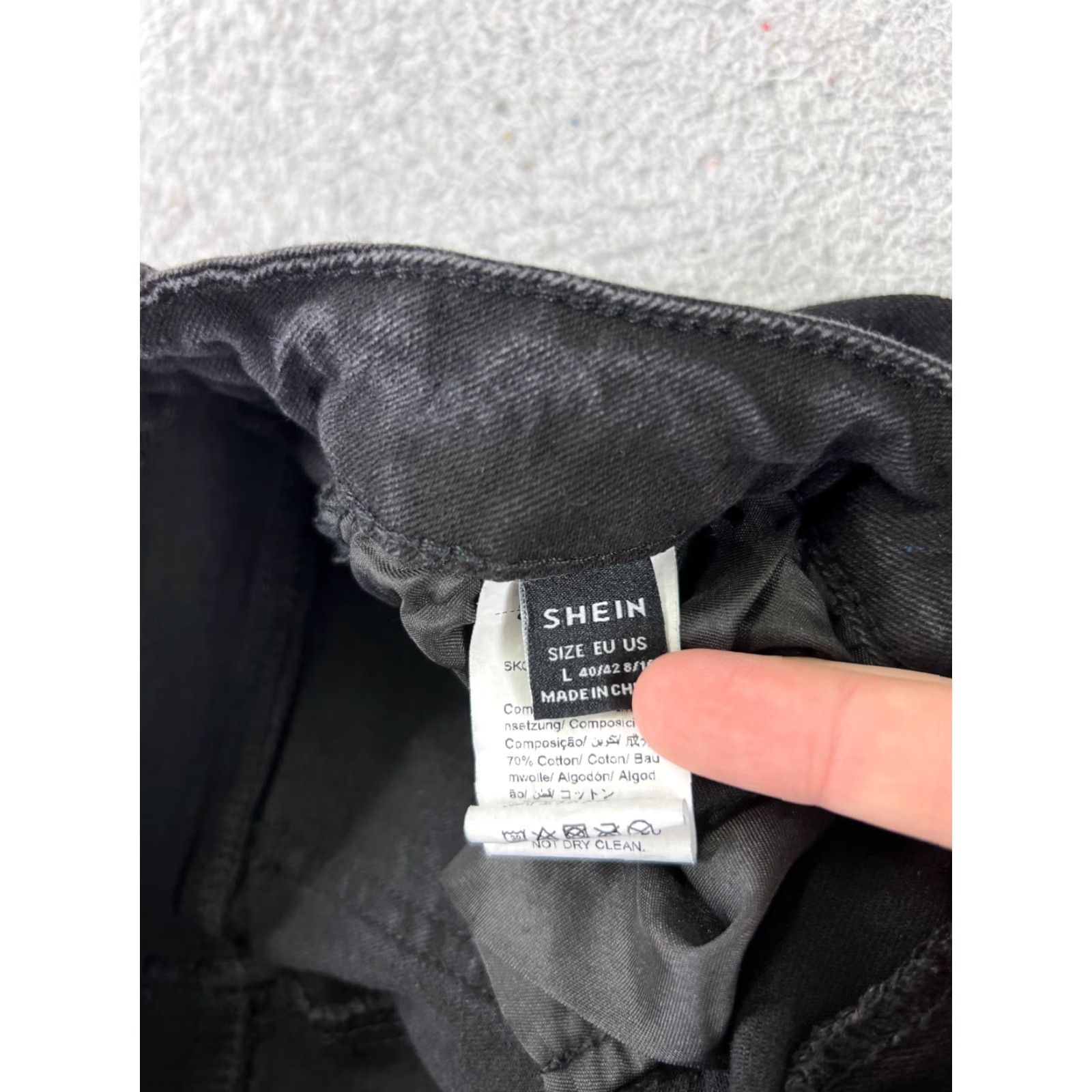 Shein Shein Jeans Womens 8 Black Denim Wide Flare Raw Hem Cotton Blend 26x31 Size 30" / US 8 / IT 44 - 6 Thumbnail