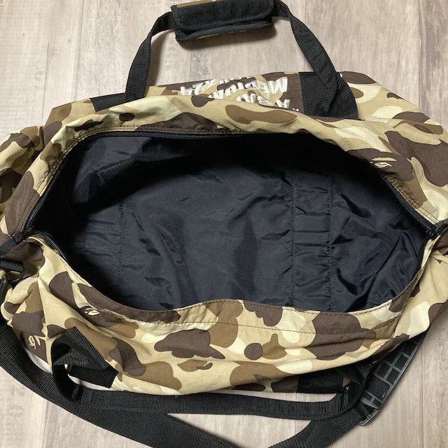 Bape 🔥Vintage🔥 BAPE CAMO Travel Bag a bathing ape NIGO Size ONE SIZE - 5 Thumbnail