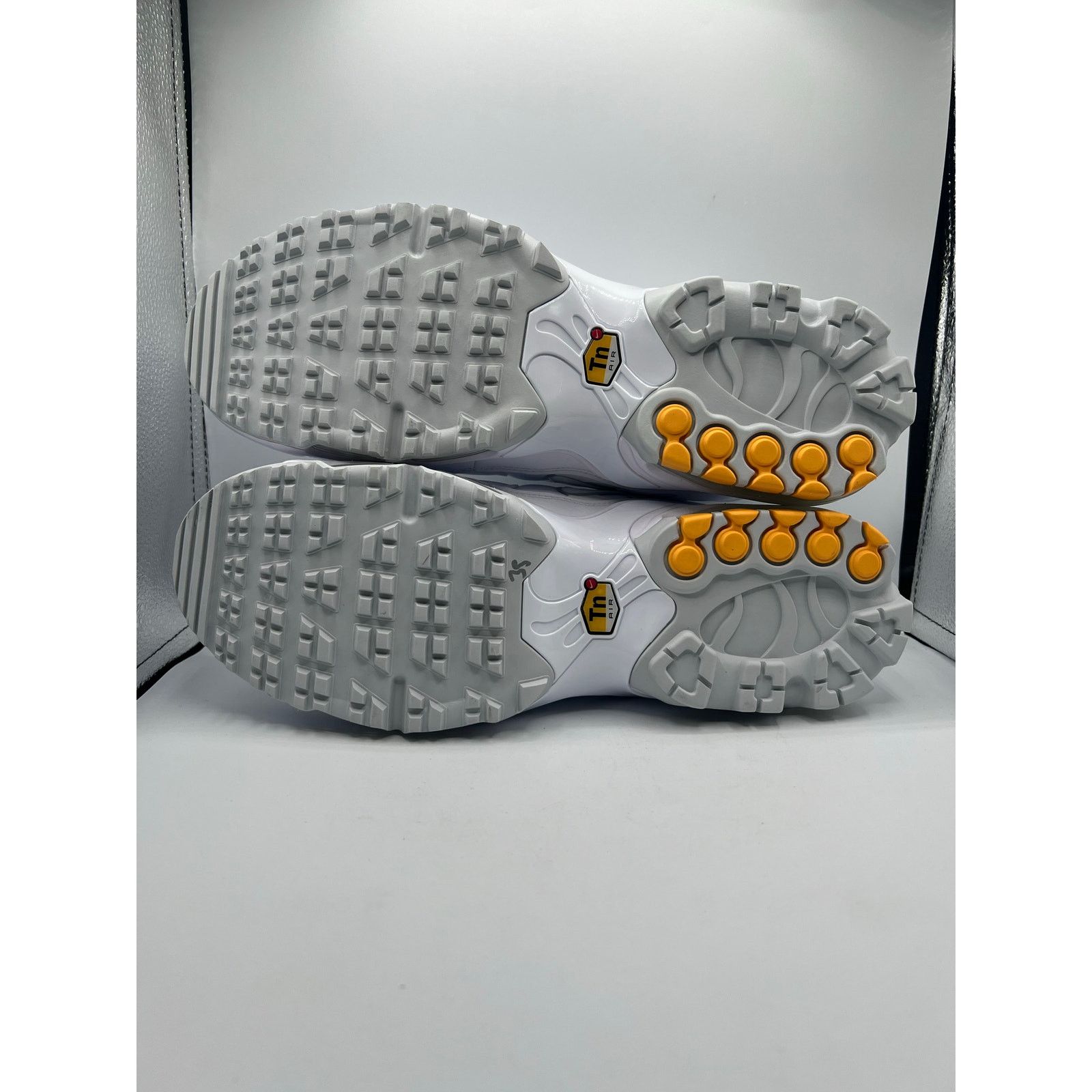 Nike Nike Air Max Plus Golf “Triple White” size 10.5 men’s Size US 10.5 / EU 43-44 - 5 Thumbnail