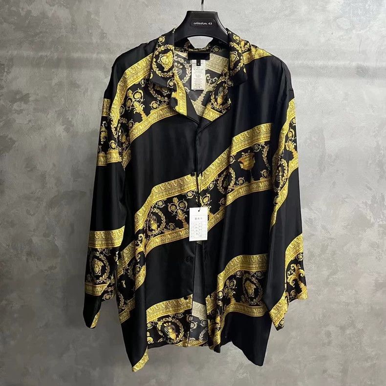 Versace Versace Black gold baroque court print pattern logo long s Size L / US 10 / IT 46 - 1 Thumbnail