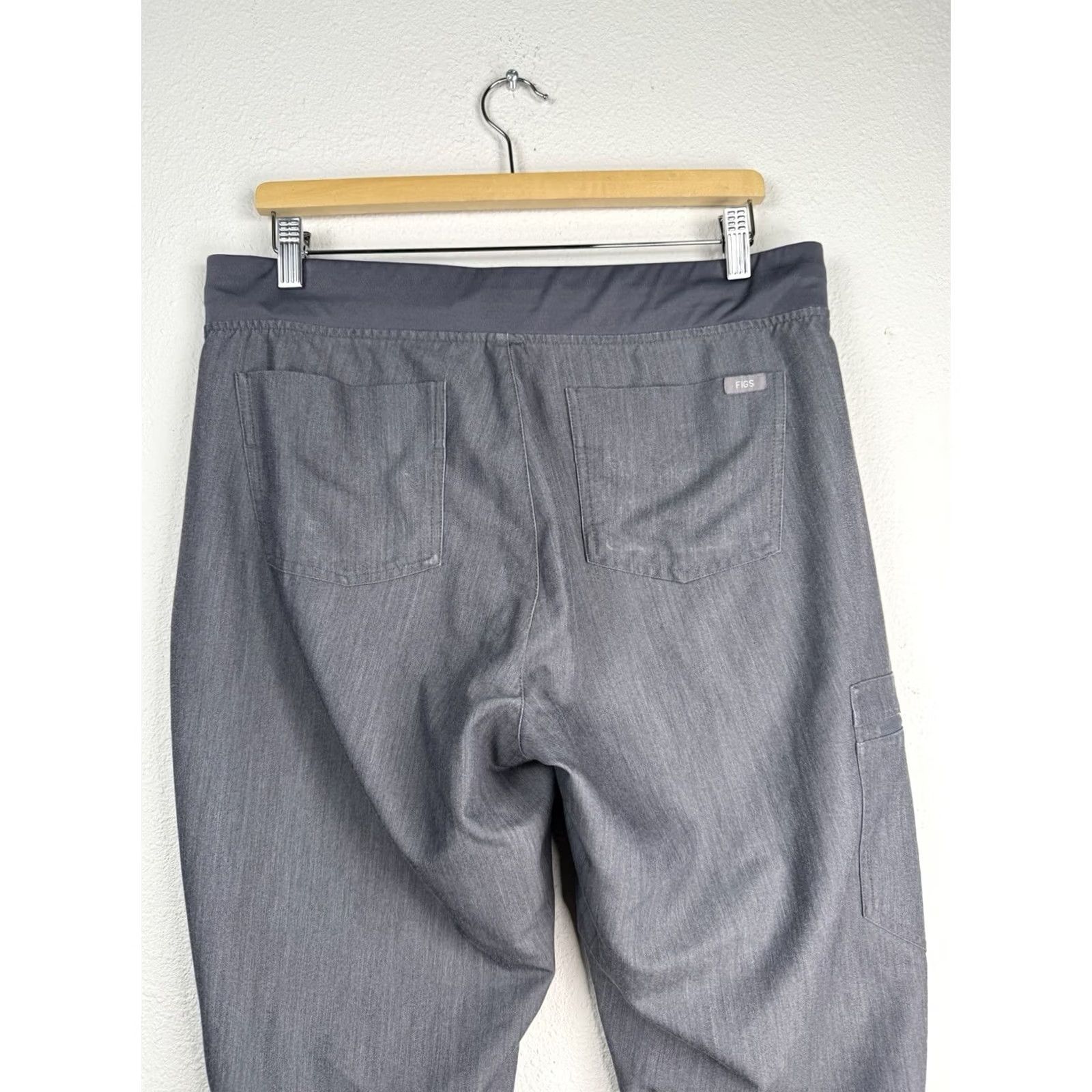 Vintage Figs Scrub Pants Joggers Gray Stretch Women's Size L RN#142256 Nurse Pants Gray Women L Socialized Size 36" / US 14 / IT 50 - 7 Thumbnail