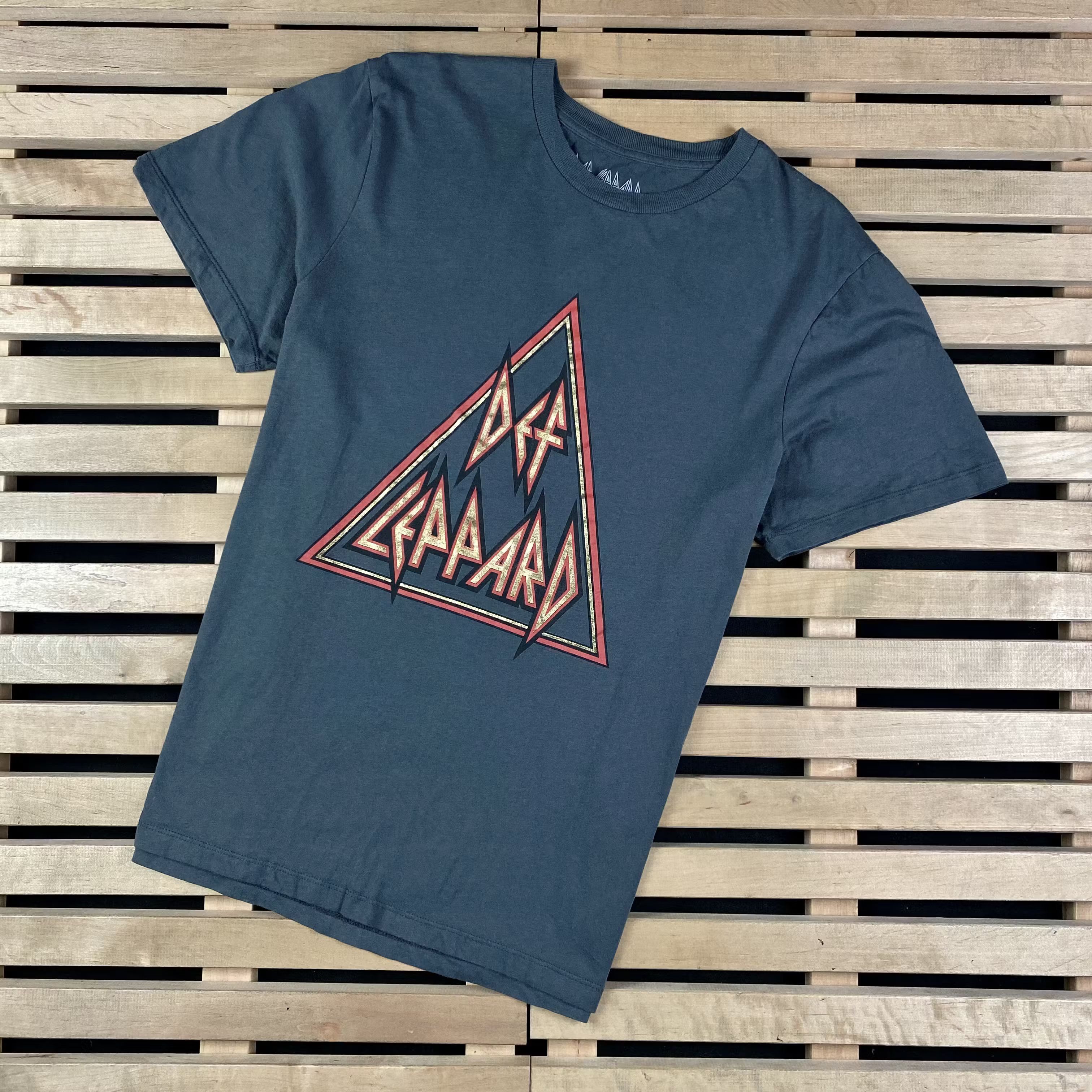 Band Tees × Vintage Mens Vintage T Shirt Def Leppard Size L Size US L / EU 52-54 / 3 - 1 Thumbnail