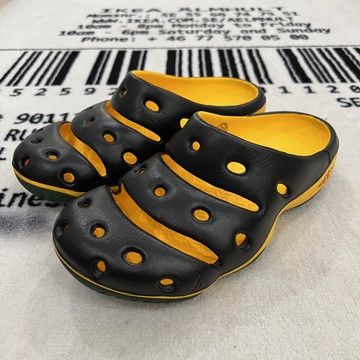 KEEN KEEN Men's Black Yellow EVA Cushioning Anti-Odor Clog Sandal Size US 9 / EU 42 - 1 Thumbnail