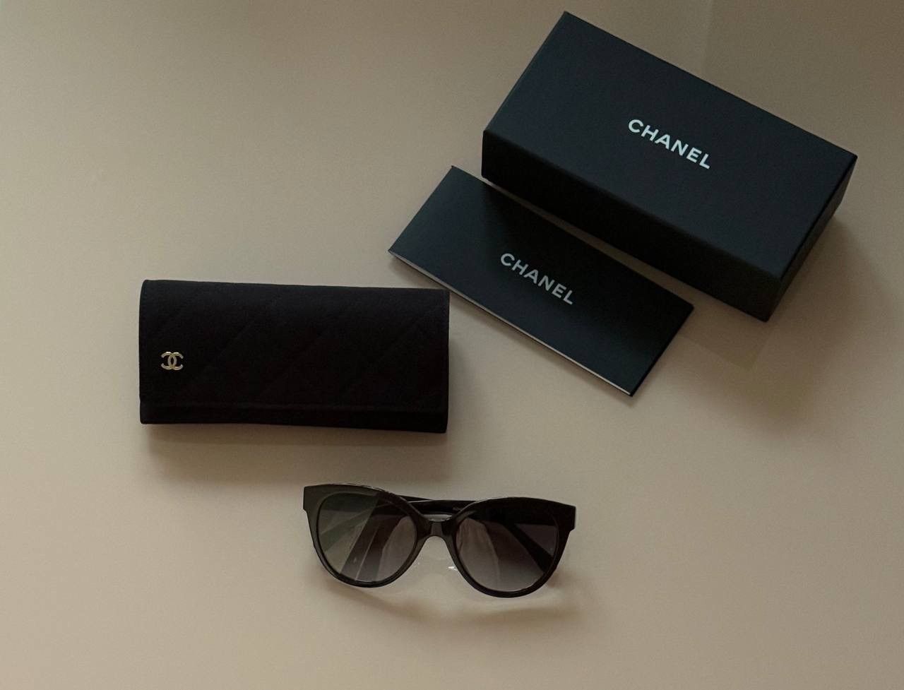 Chanel Chanel sunglasses. Stylish and trendy. Limited edition! Size ONE SIZE - 2 Thumbnail