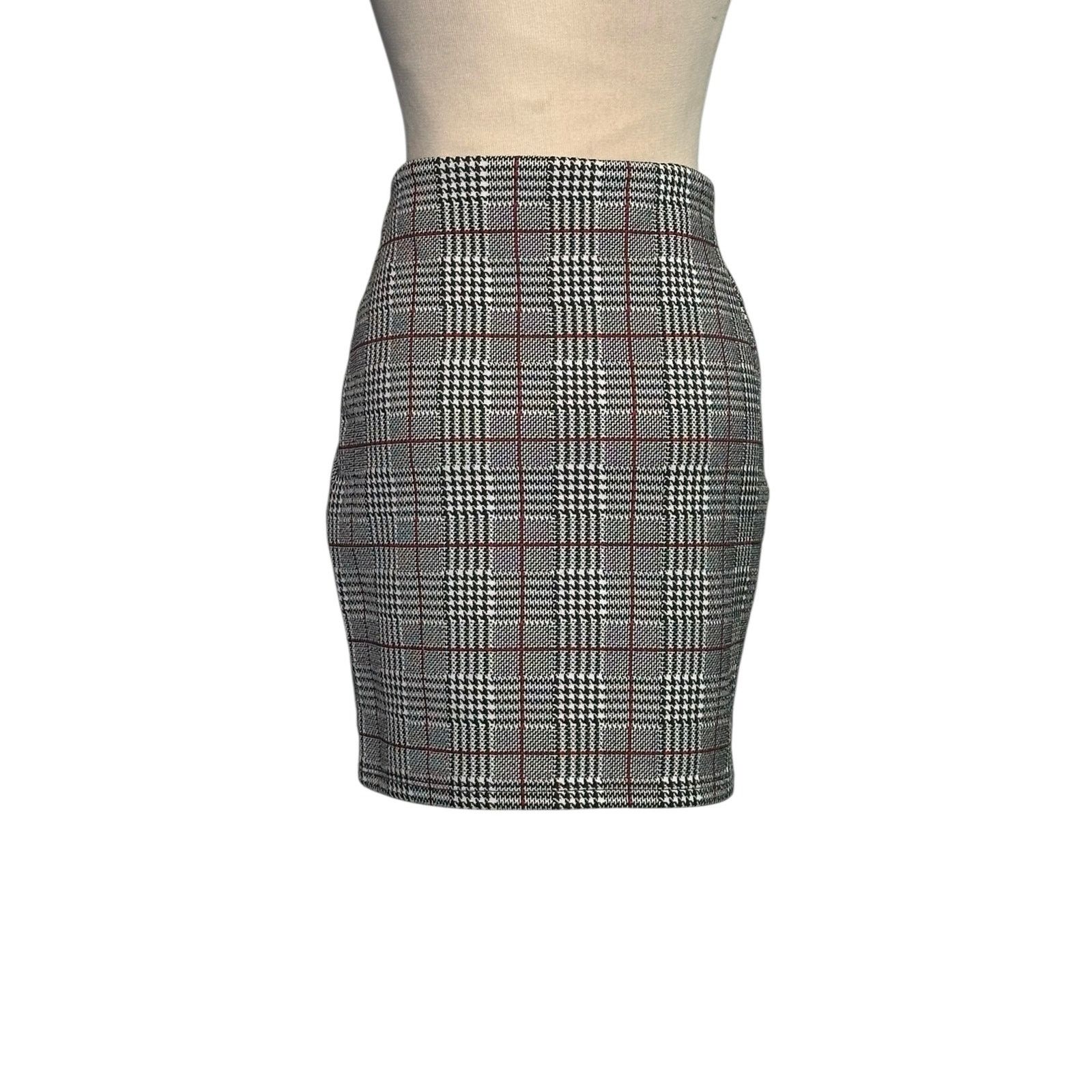Bershka Bershka black white plaid pull on mini skirt size Medium Size 30" / US 8 / IT 44 - 10 Thumbnail