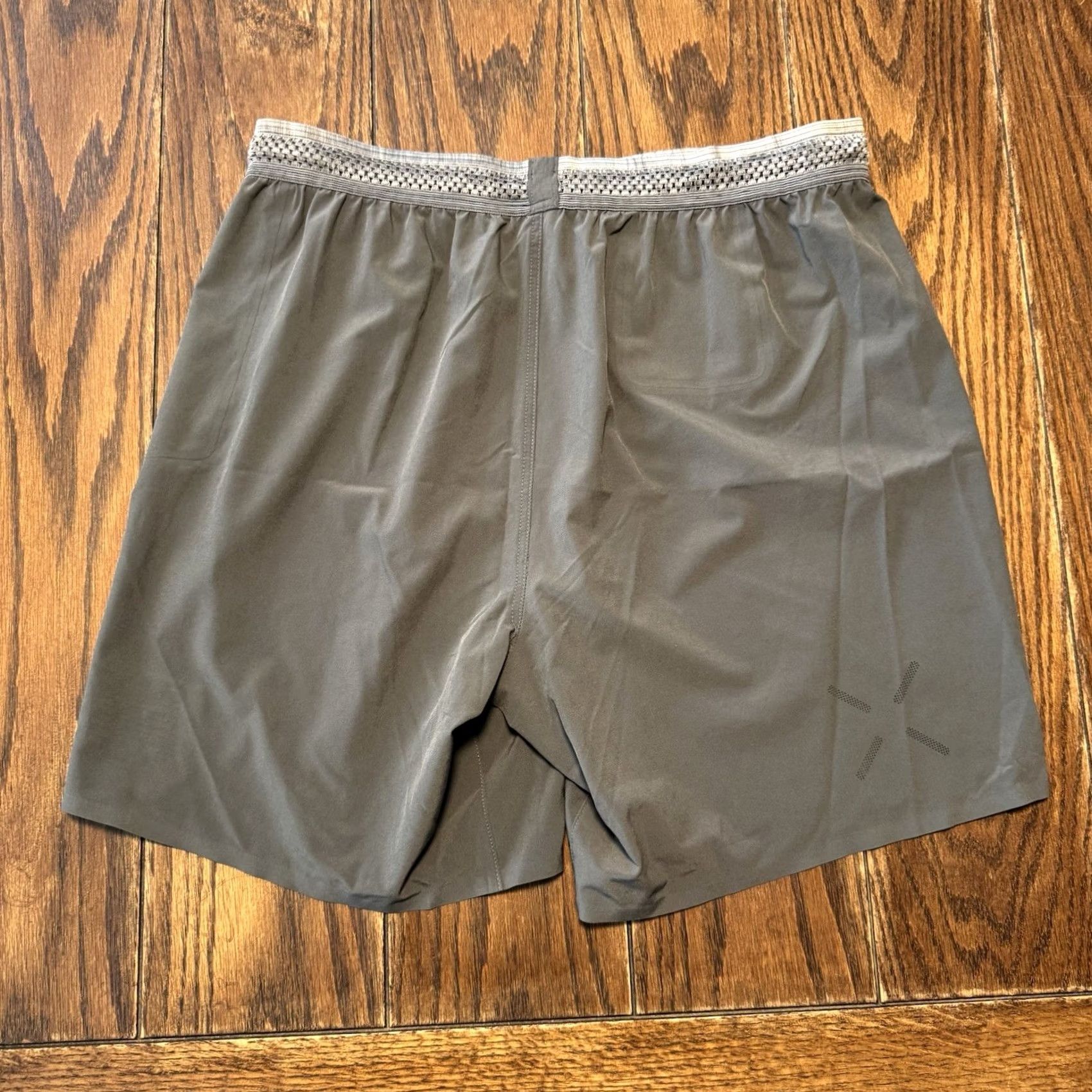 Ten Thousand Ten Thousand Shorts Mens Large Gray The Session Workout Running Gym 7" Inseam Size US 33 - 4 Thumbnail