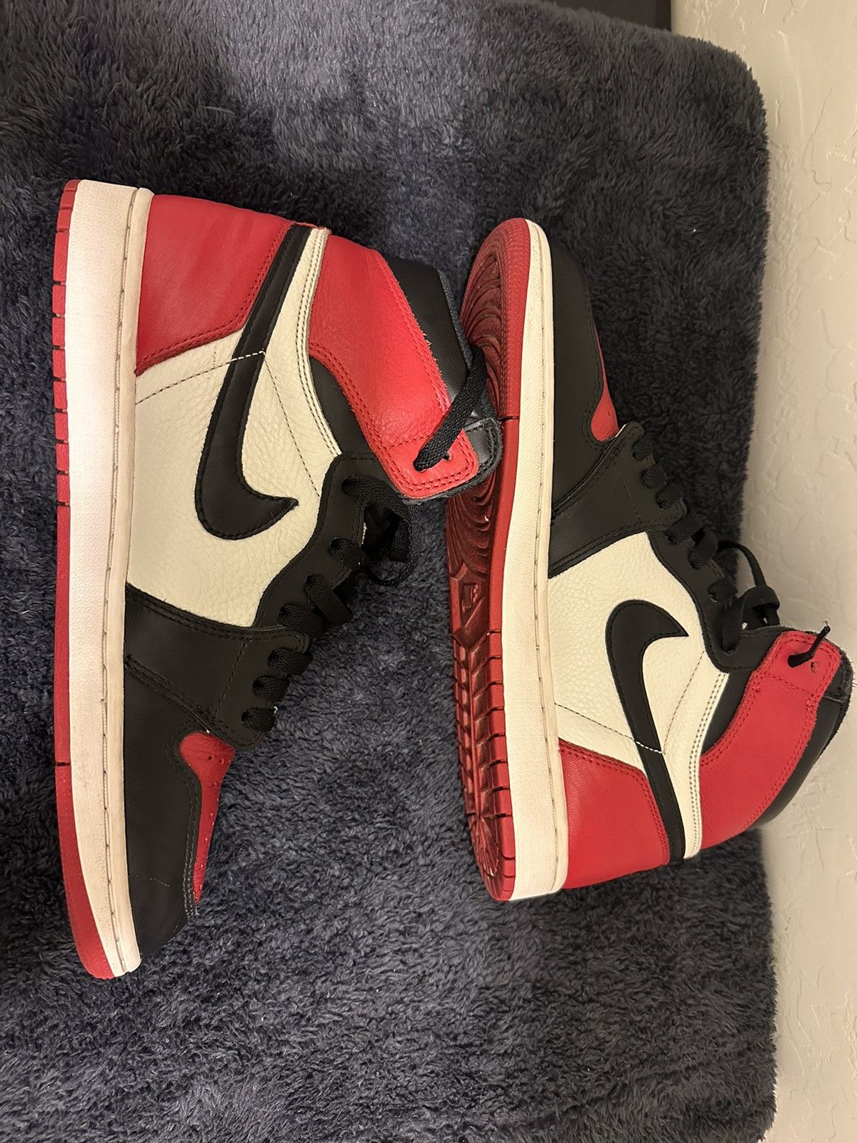 Jordan Brand Air Jordan Retro 1 bred toe 🔥🔥🔥 Size US 10 / EU 43 - 2 Thumbnail