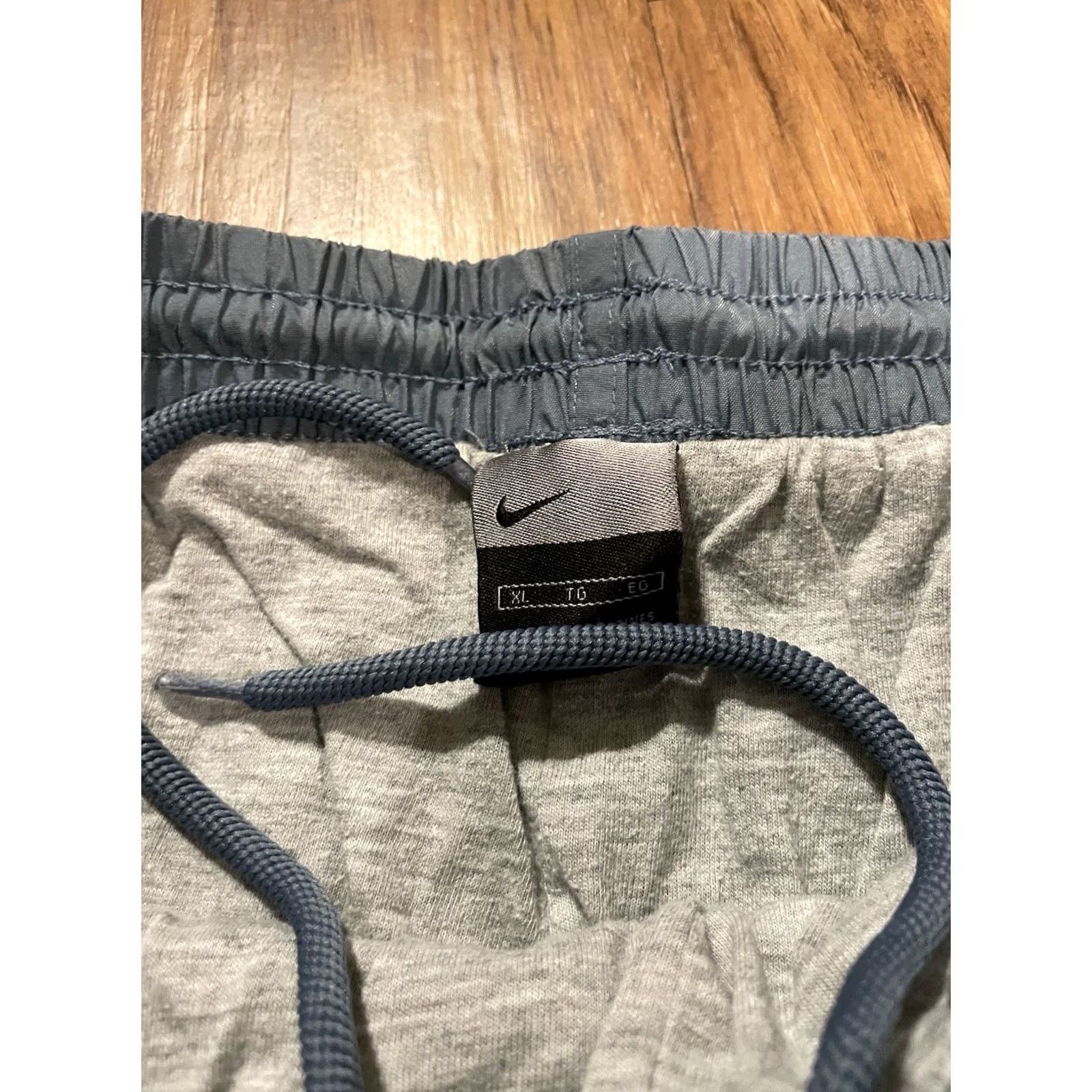 Nike VINTAGE Nike Baggy Grey Blue Track Pants Men XL 00s Striped Swoosh Pocket Nike Dri-FIT Size US 36 / EU 52 - 6 Thumbnail