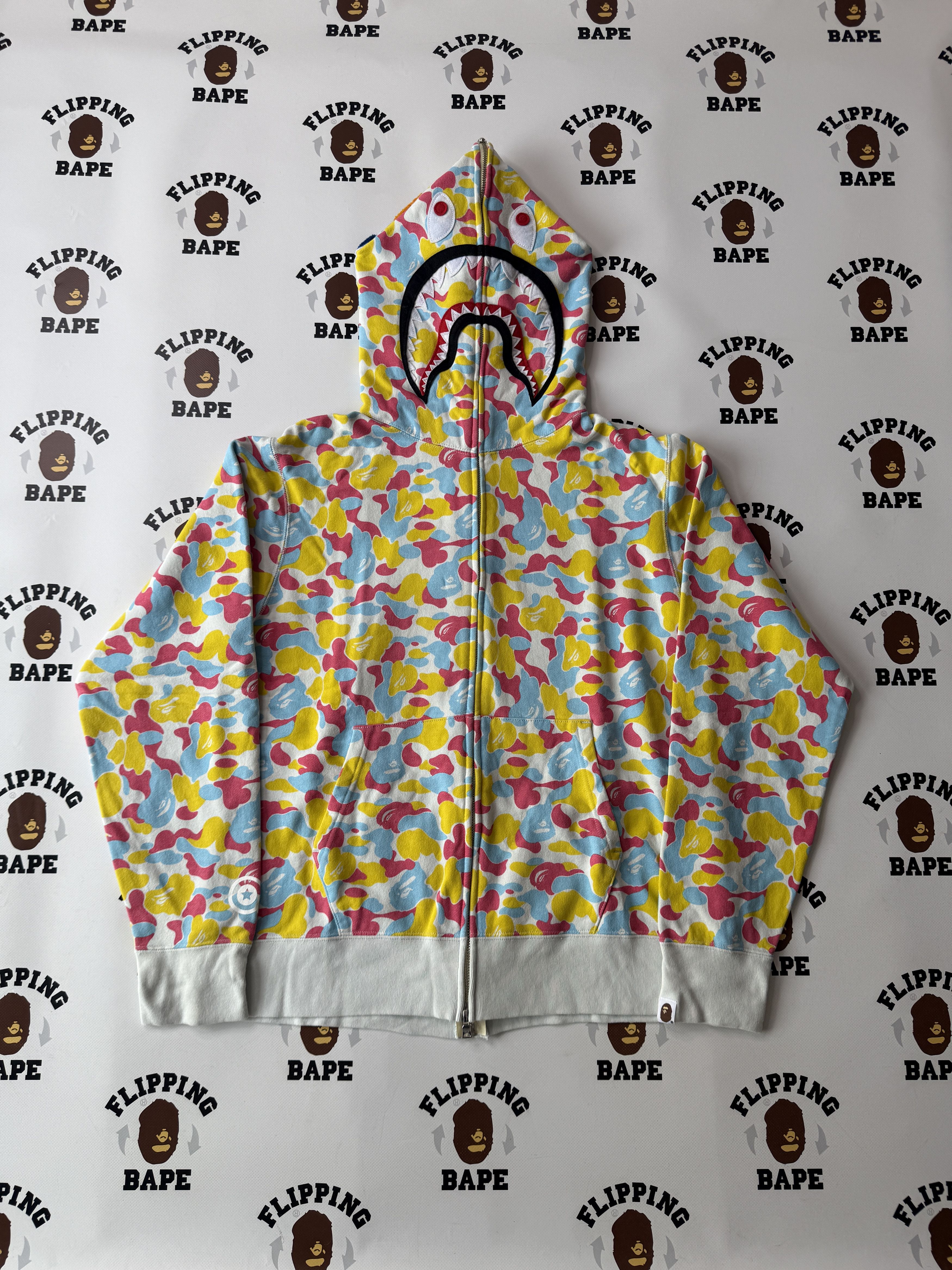Bape BAPE STORE SANYA SEPARATE SHARK FULL ZIP HOODIE Size US L / EU 52-54 / 3 - 2 Thumbnail