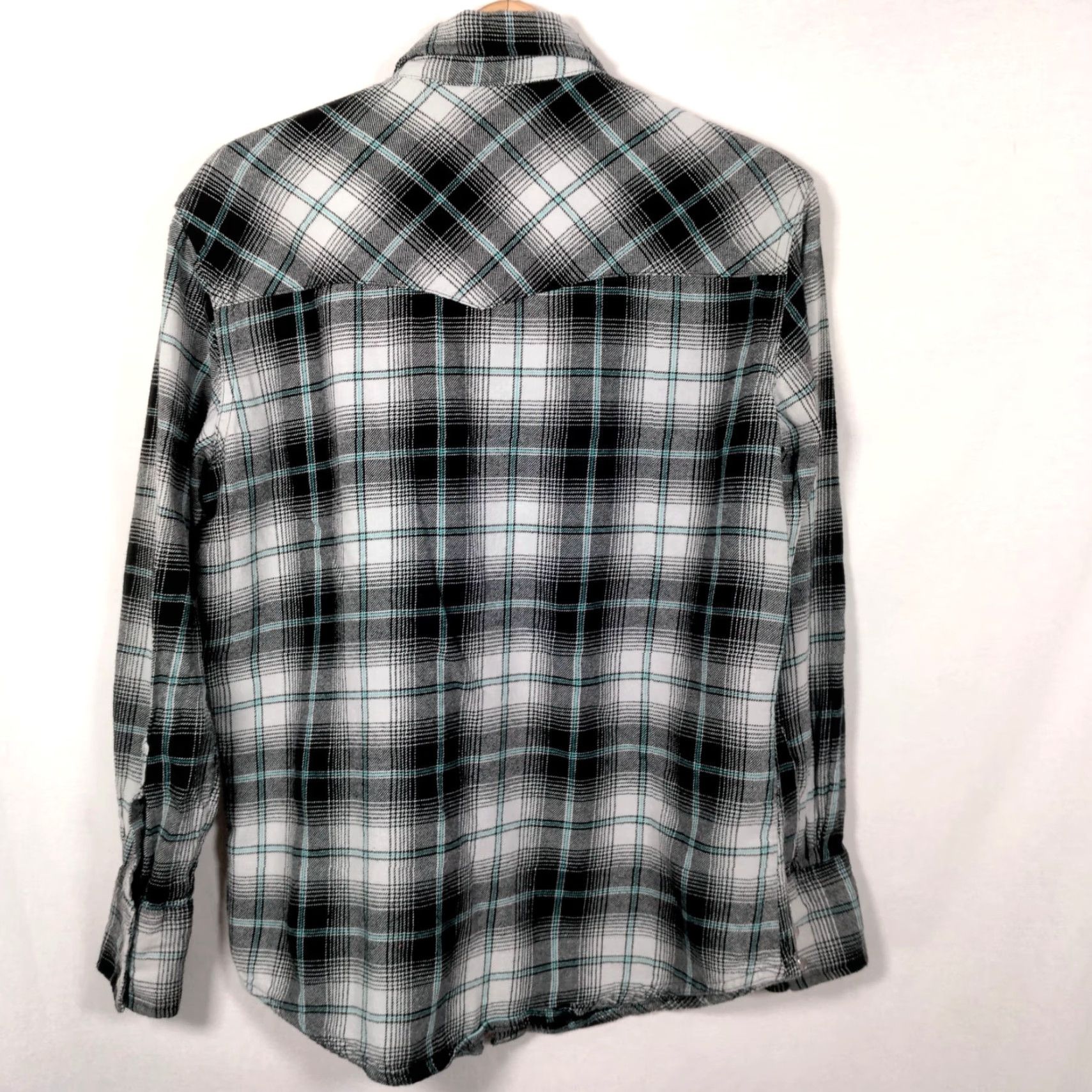 Wrangler VINTAGE Wrangler Wrancher Shirt Men Medium Western Wear Flannel Black Plaid Snap Button-Up Long Sleeve Cowboy 90s Mens Regular Size US M / EU 48-50 / 2 - 3 Thumbnail