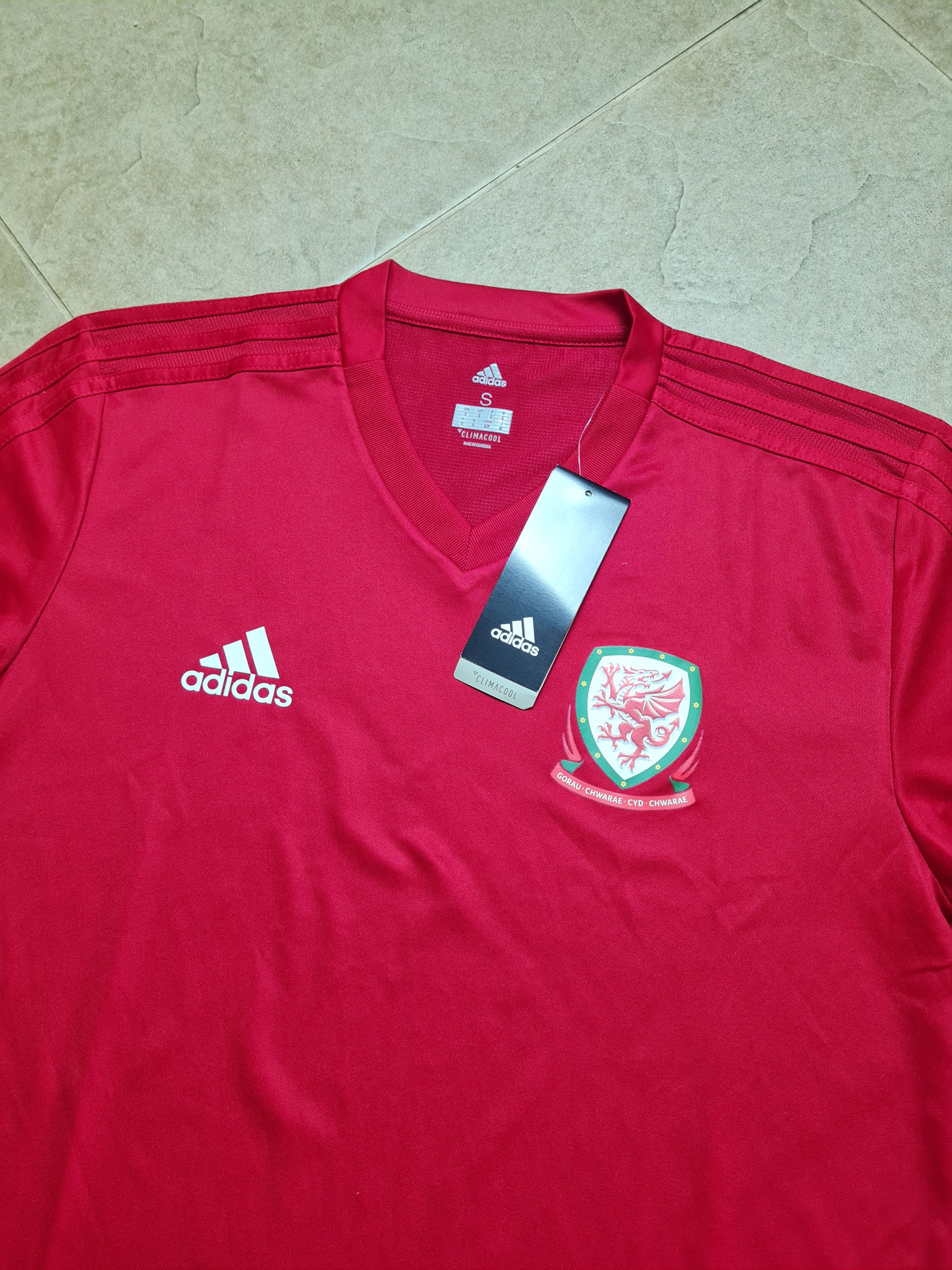 Adidas Jersey Shirt Training Adidas Wales National Football Soccer Size US S / EU 44-46 / 1 - 19 Thumbnail