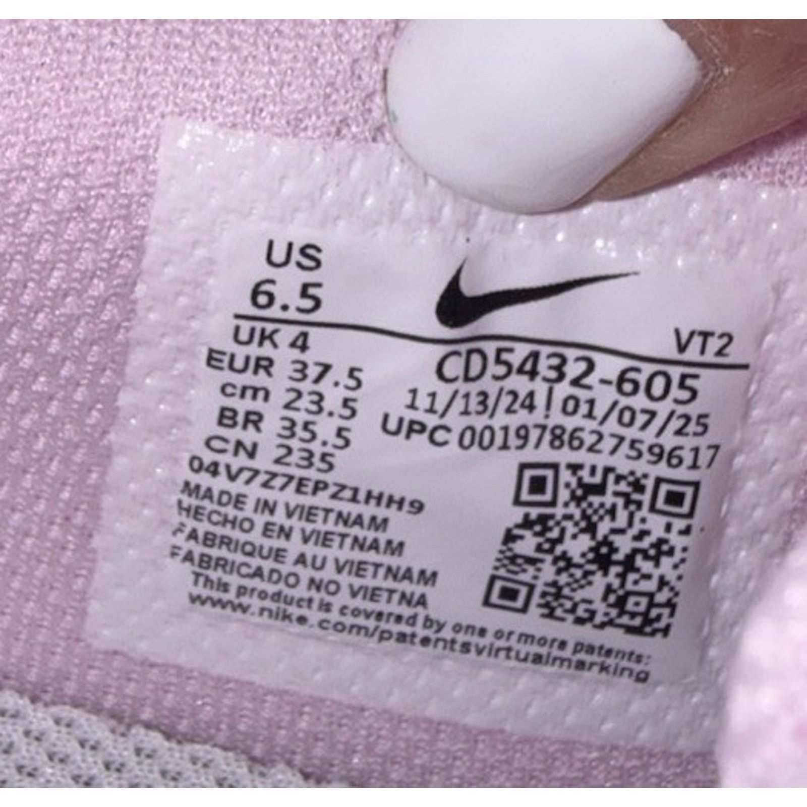 Nike Nike Air Max Excee Pink Womens Size 6.5W CD5432605 Size US 6.5 / IT 36.5 - 7 Thumbnail