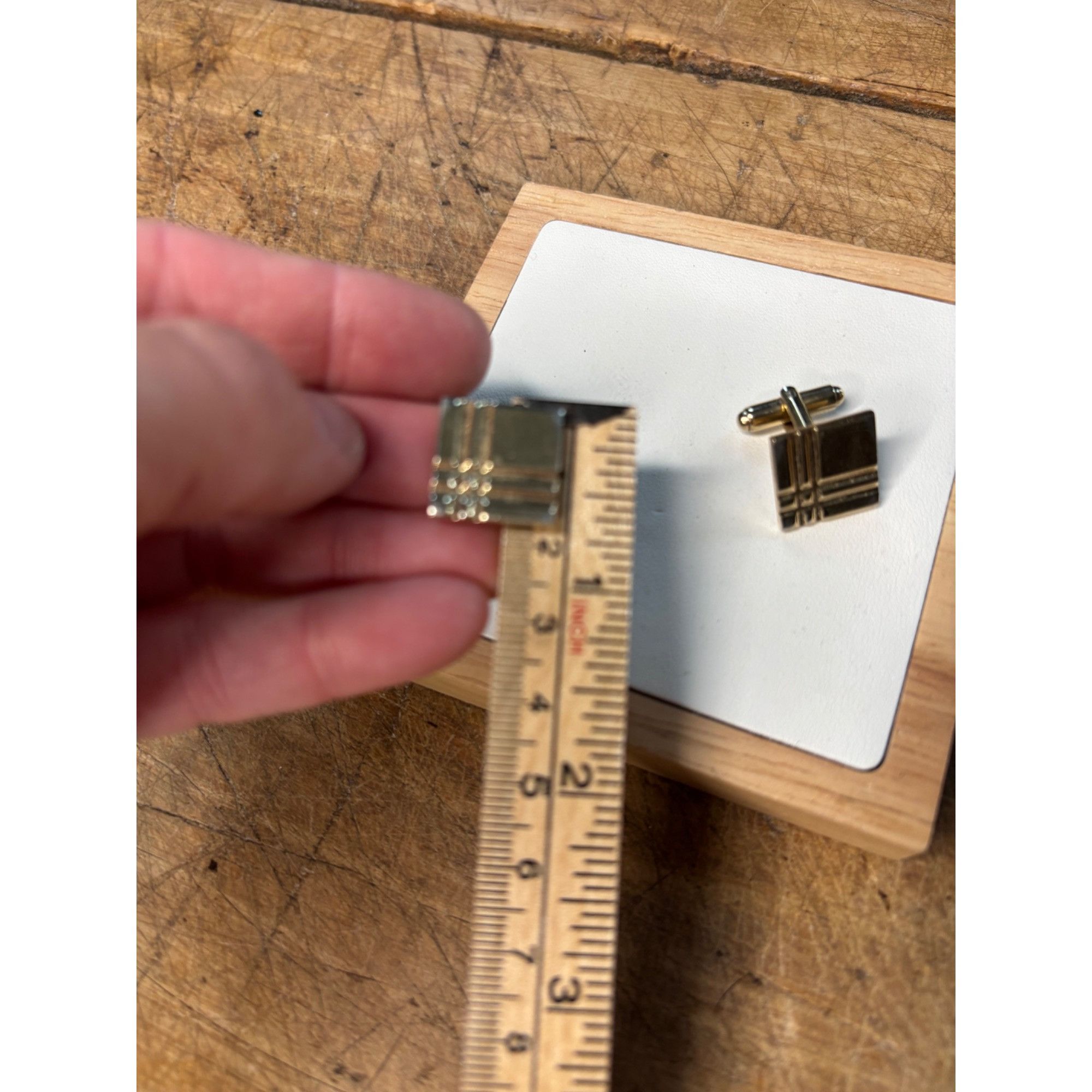 Other Gold Tone Geometric Square Cufflinks With Abstract Line Desi Size 44R - 4 Thumbnail
