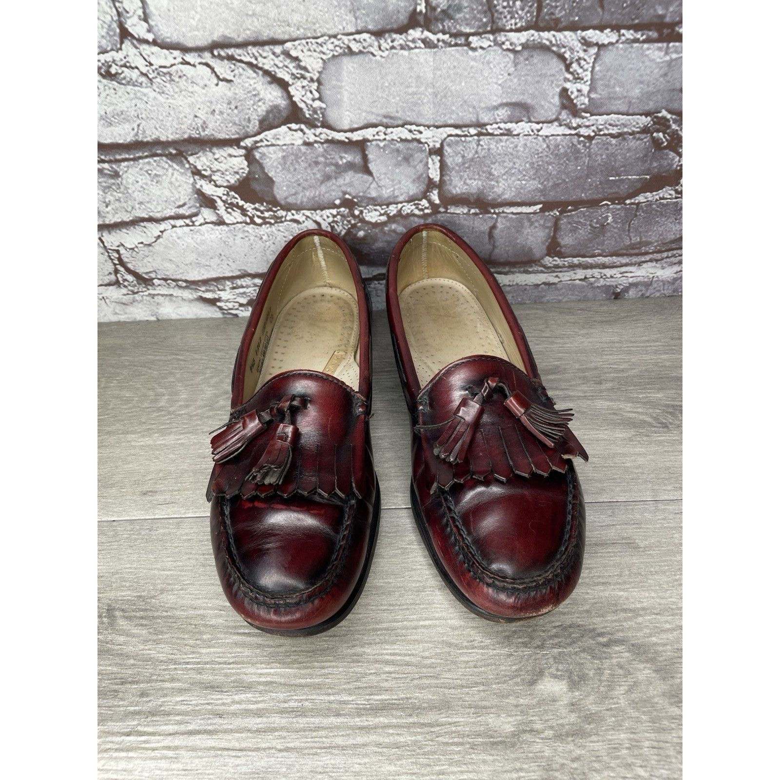 G.H. Bass & Co. G.H. Bass & Co. Weejuns Burgundy Leather Kiltie Tassel Loafe Size US 9.5 / EU 42-43 - 3 Thumbnail