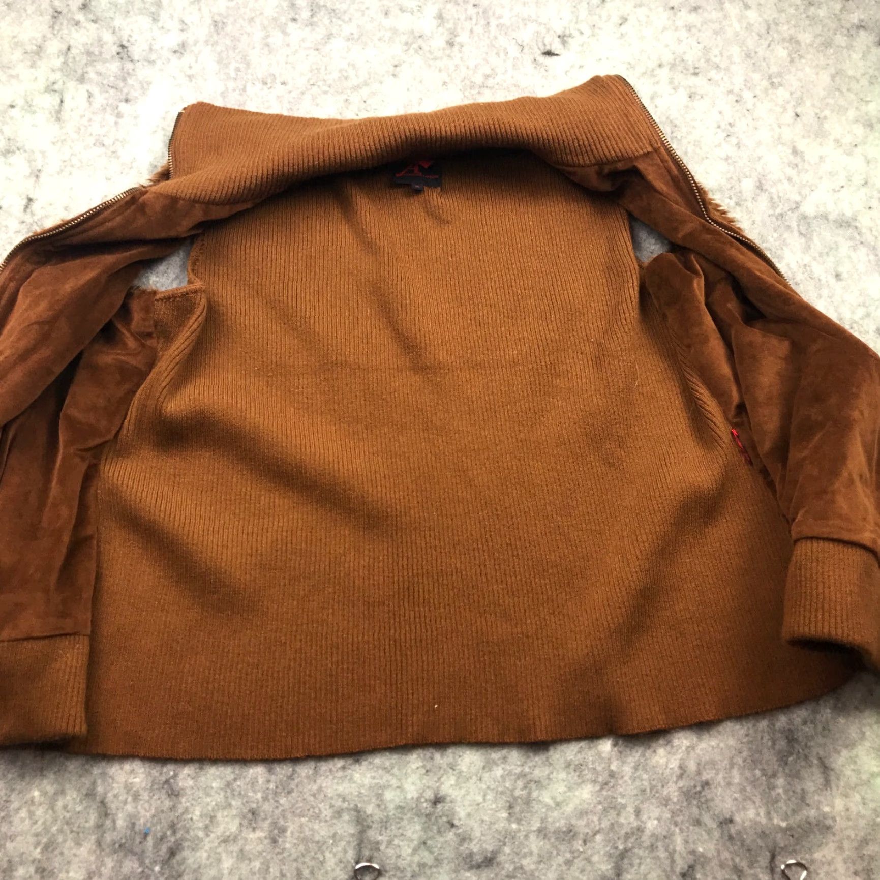 Vintage Adrienne Landau Womens Vest 1X Brown Full Zip High Collar Faux Fur Lined Knit Zip Vest 1X Womens Brown Adrienne Landau Vest Size XL / US 12-14 / IT 48-50 - 5 Thumbnail