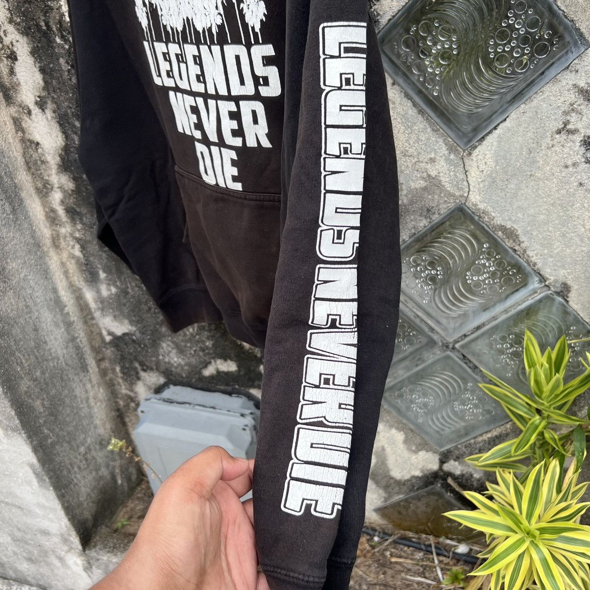 Other “LEGENDS NEVER DIE GRAPHIC HOODIE – KOBE TUPAC NIPSEY” Size US XL / EU 56 / 4 - 6 Thumbnail