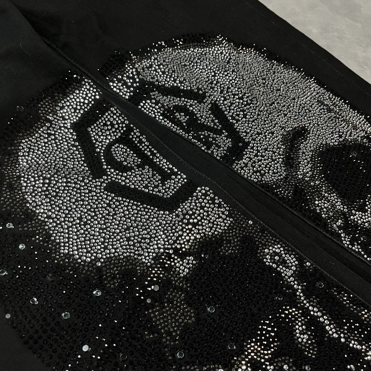 Japanese Brand 2000s Crystal Rhinestone Skull Black Denim Punk Gothic Jeans Size US 38 / EU 54 - 3 Thumbnail