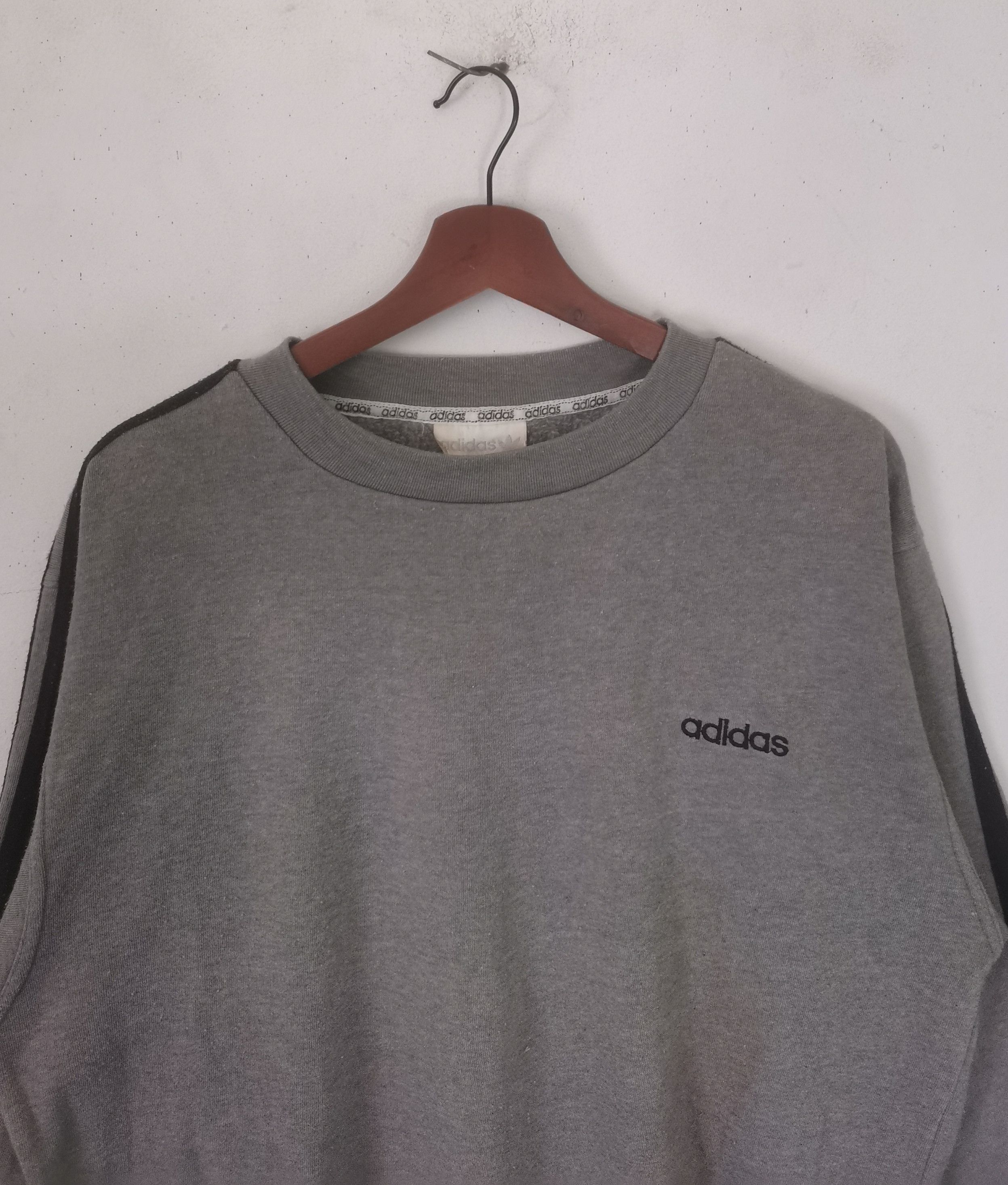 Adidas × Vintage Rare vintage Adidas sweatshirt grey colour Size US M / EU 48-50 / 2 - 2 Thumbnail