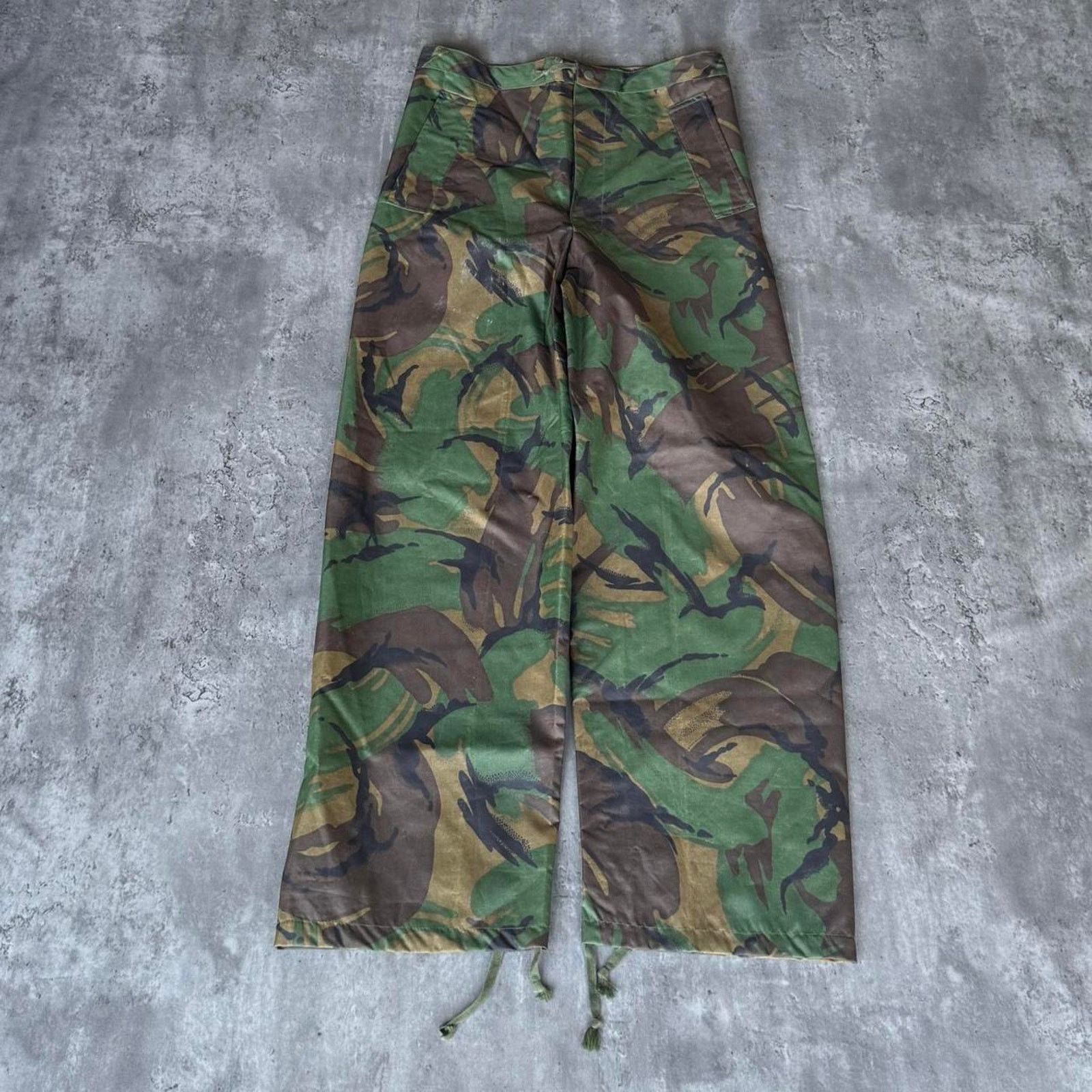 Japanese Brand × Vintage Vintage Y2K Camo Baggy Rainwear Tech Skater Utility Pants Size US 33 - 1 Thumbnail